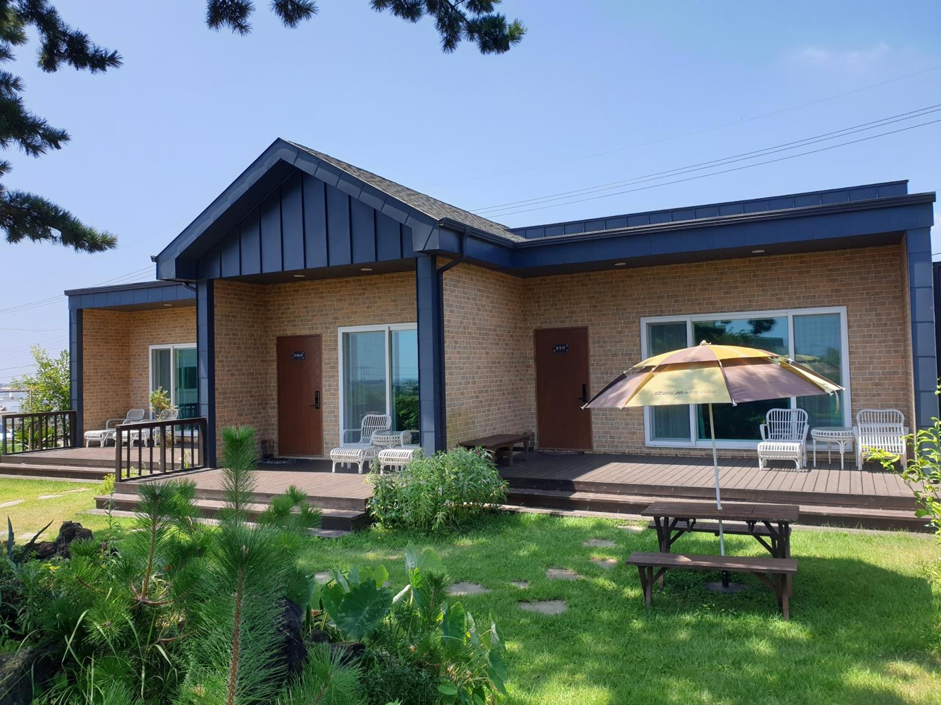 Wind Jeju Cafe & Pension