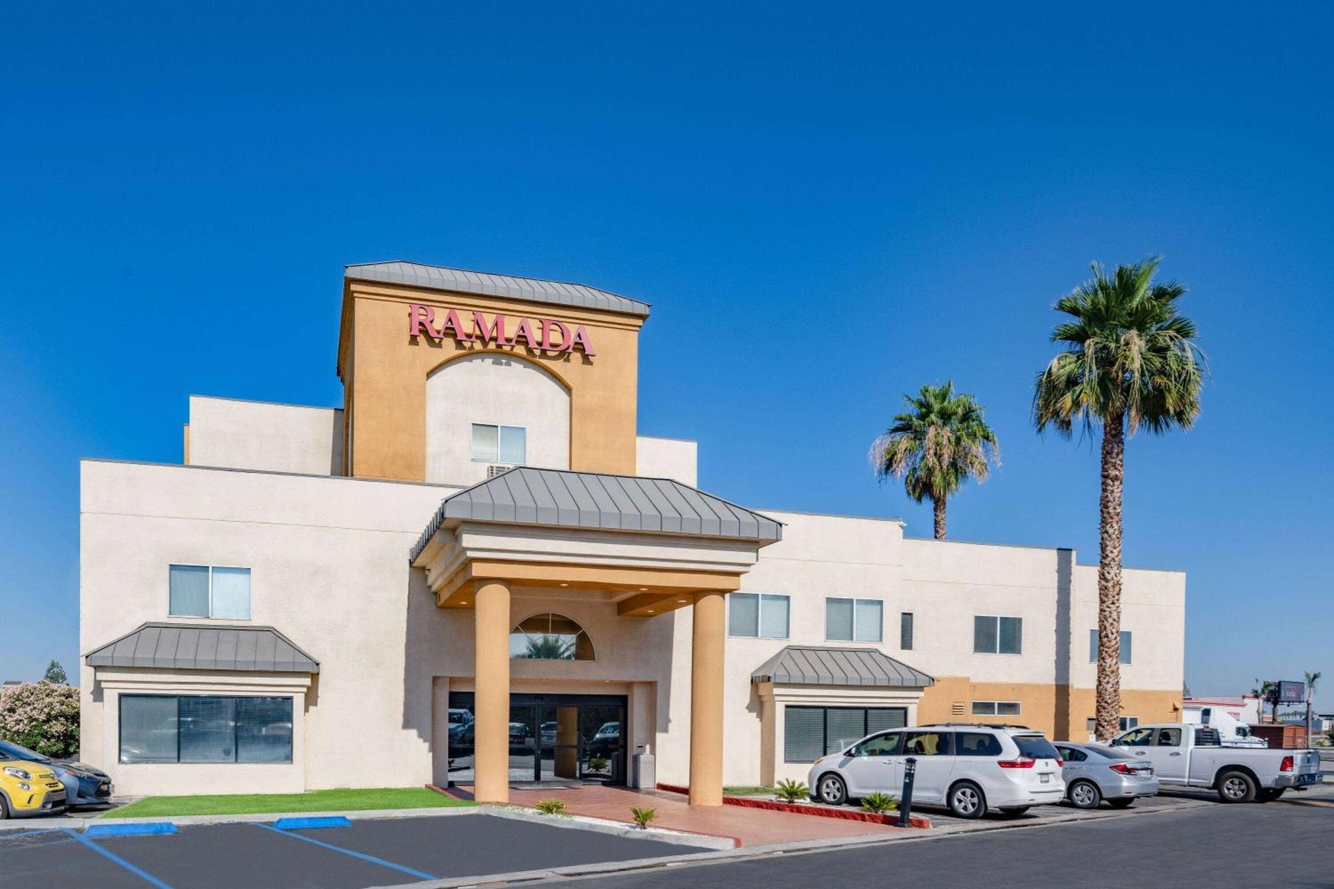 Ramada by Wyndham Bakersfield, Bakersfield