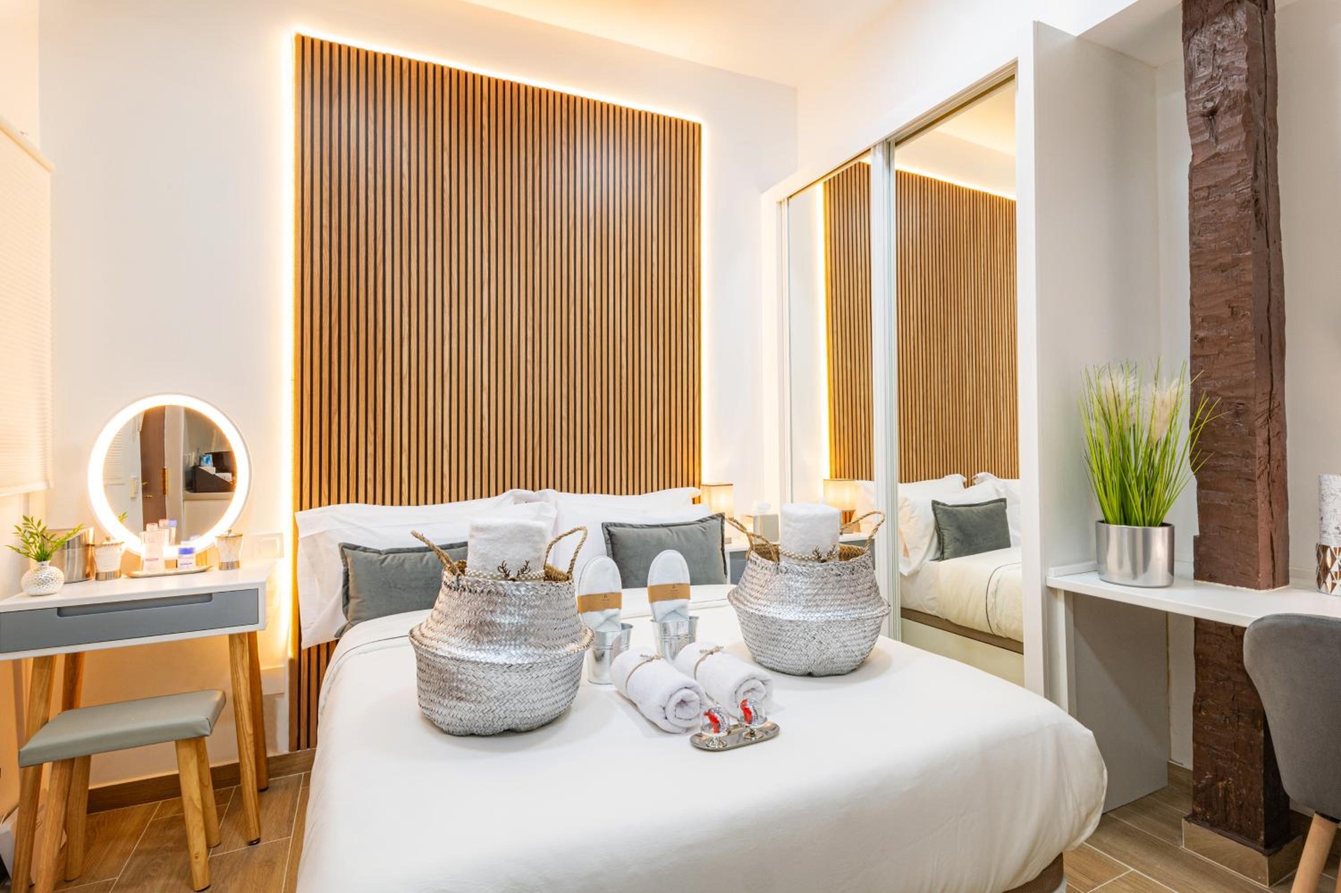 Sleep, Shower and coffee near Madrid's Gran Via, Madrid