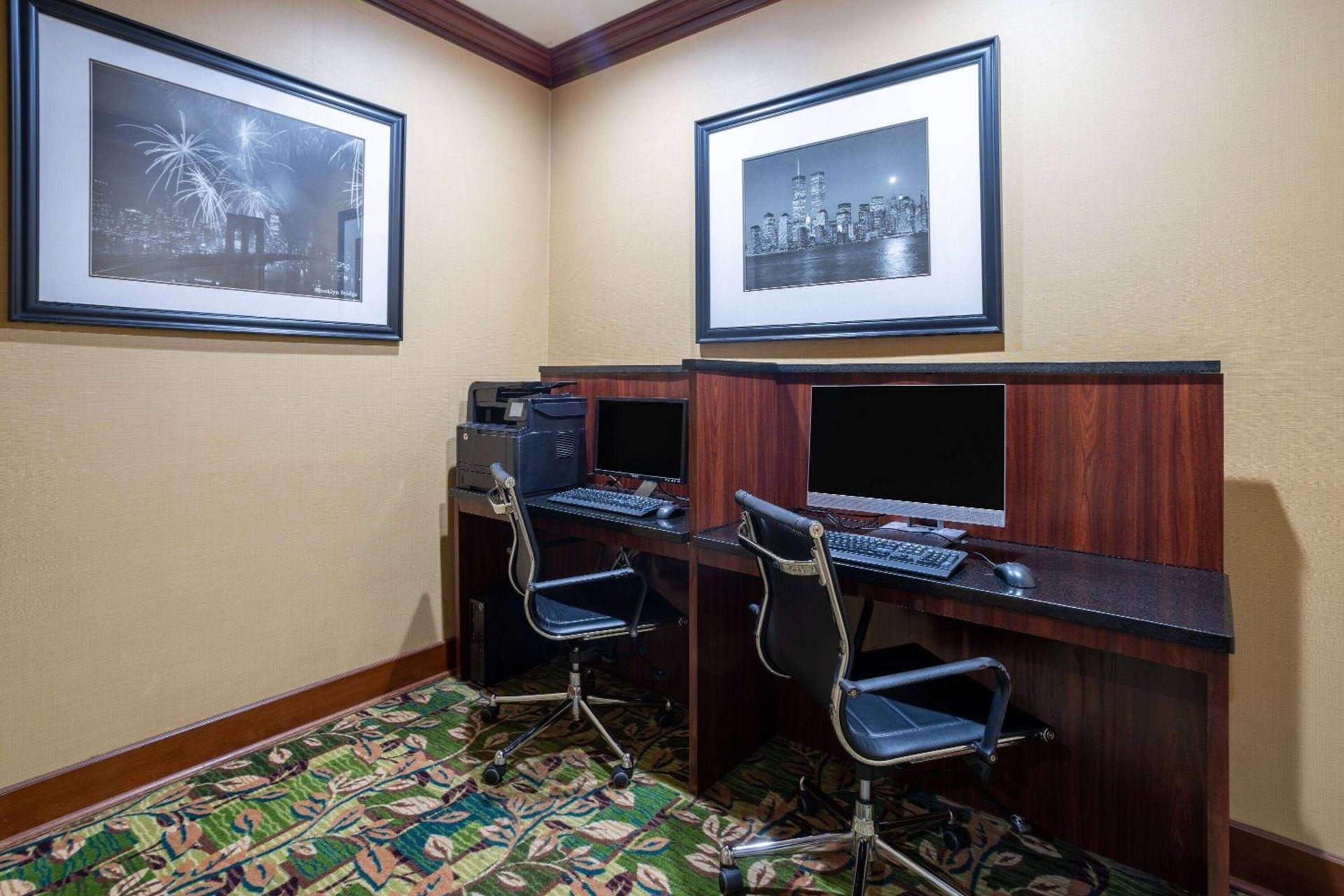 Foto de Days Hotel by Wyndham North Bergen