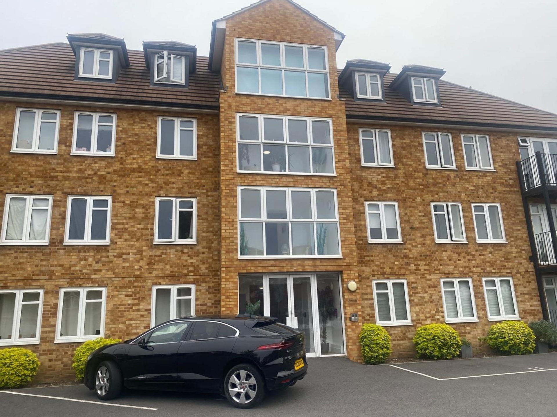 Large Luxury appartment, Cobham