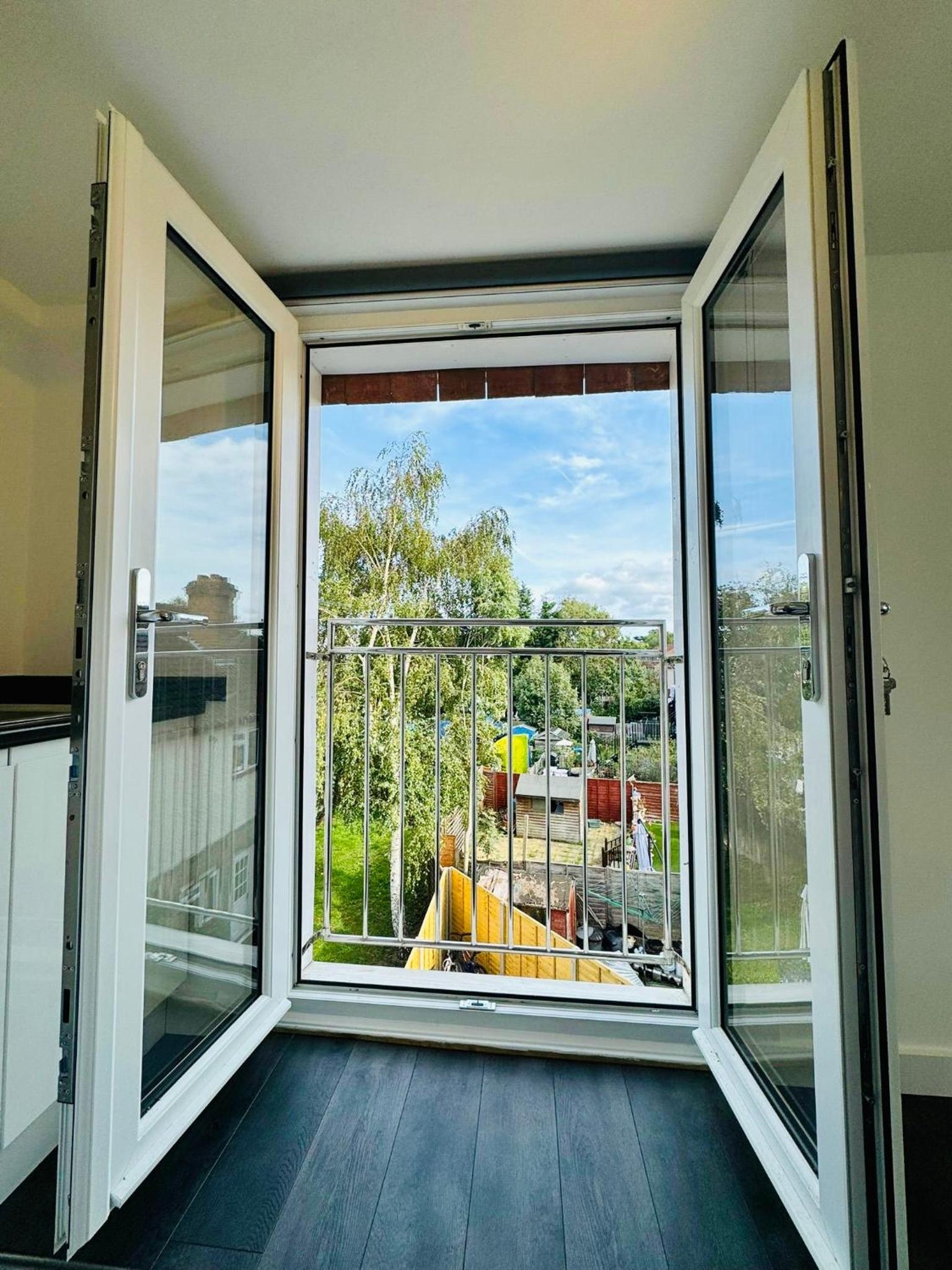 Twickenham Apartments by Charles, Teddington