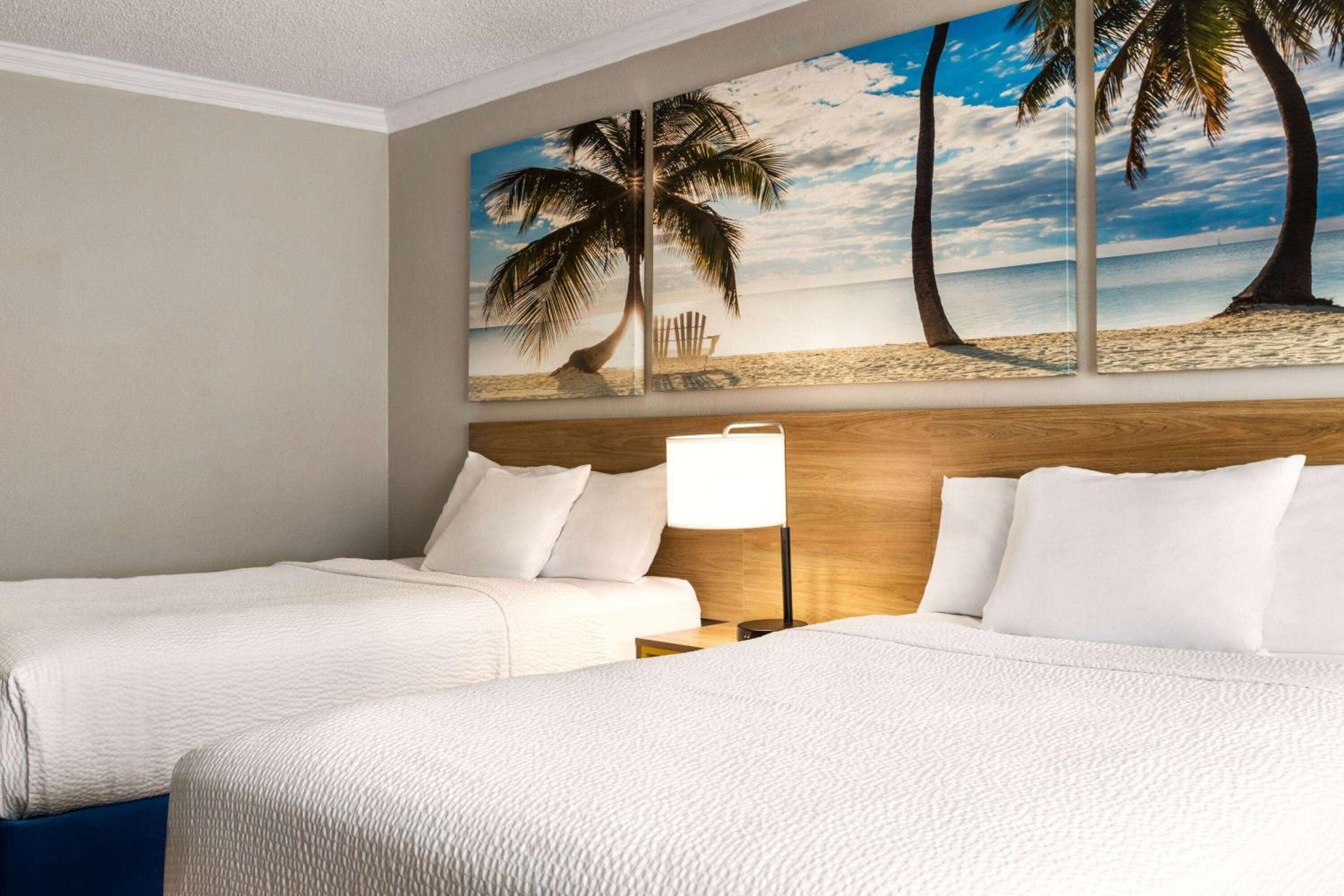Foto de Days Inn by Wyndham Miami Airport North