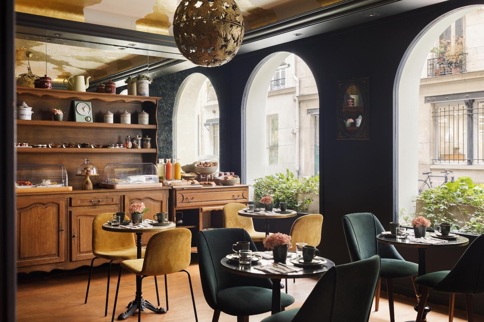 New Hotel Republique - Ex Albert's Hotel