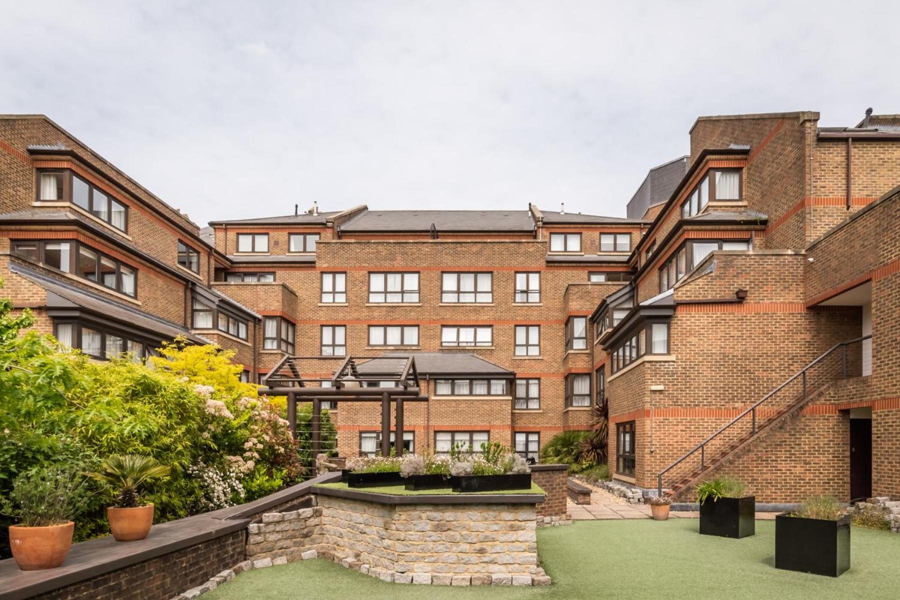 Monarch House - Serviced Apartments - Kensington, London