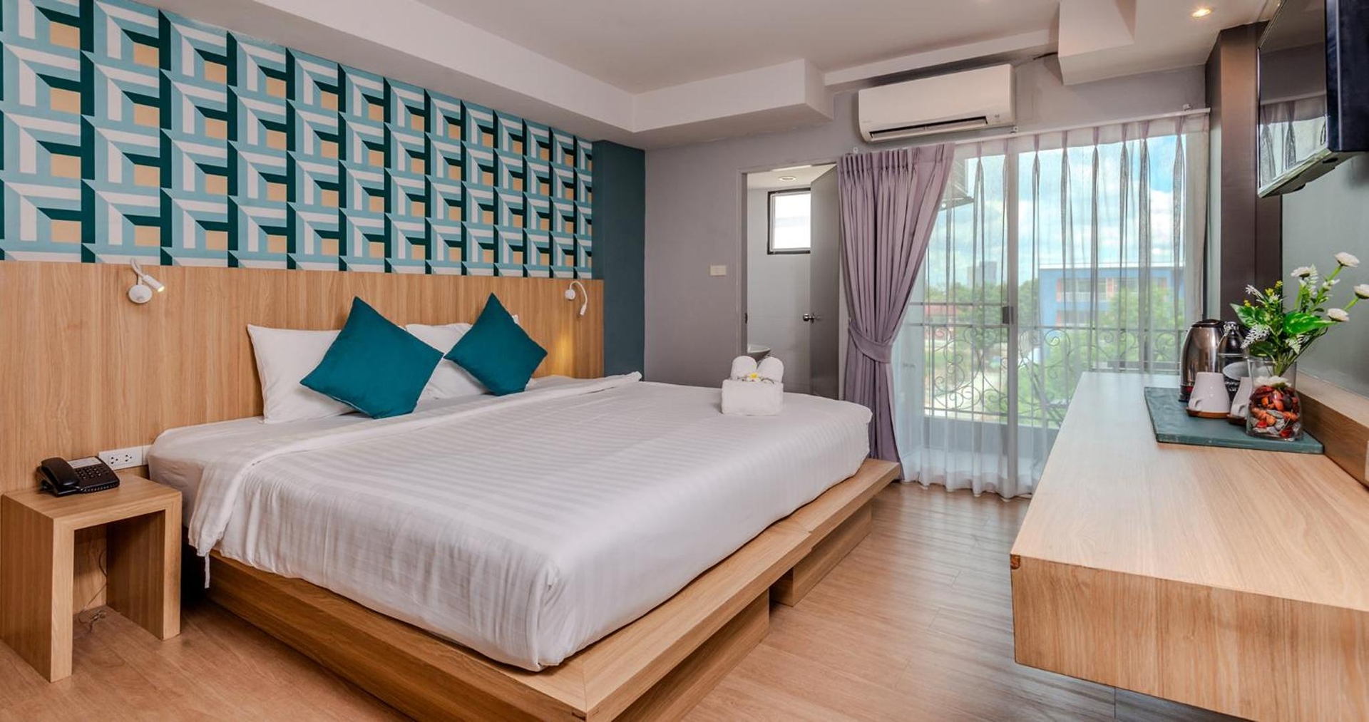 Foto de Theorie Hotel Sukhumvit by SLH - SHA Extra Plus