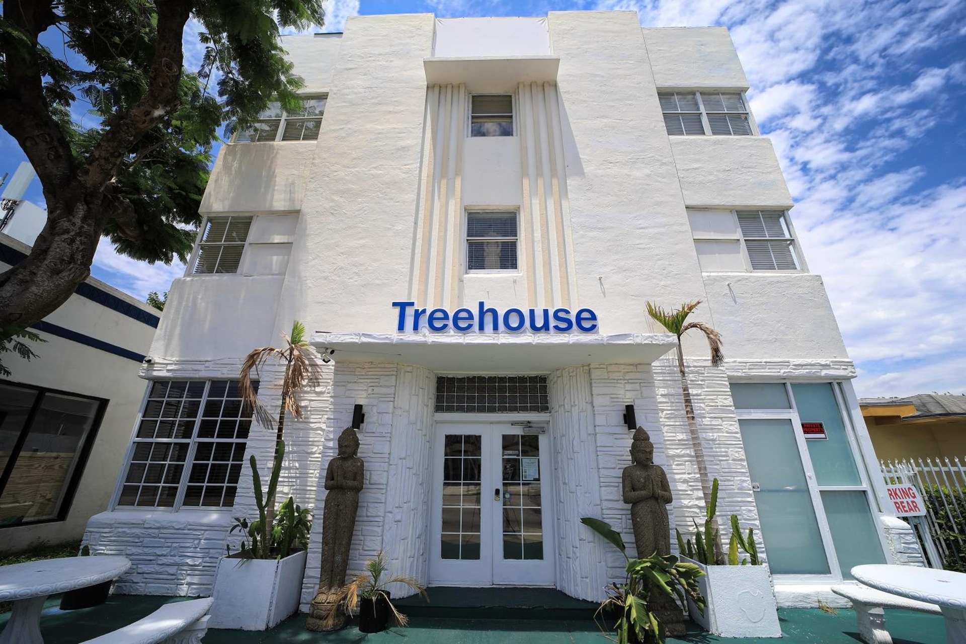 Treehouse Hotel