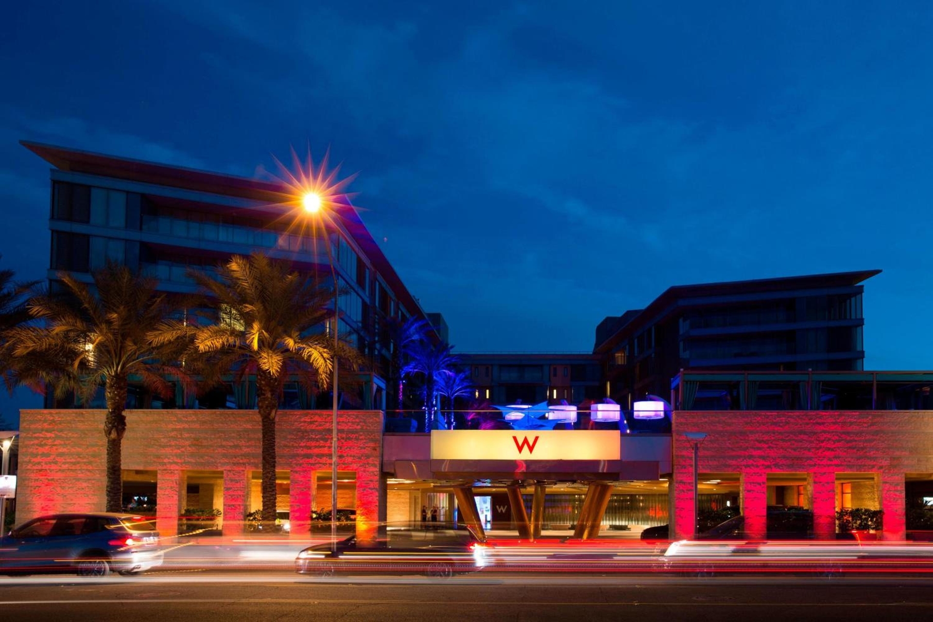 W Scottsdale, Scottsdale
