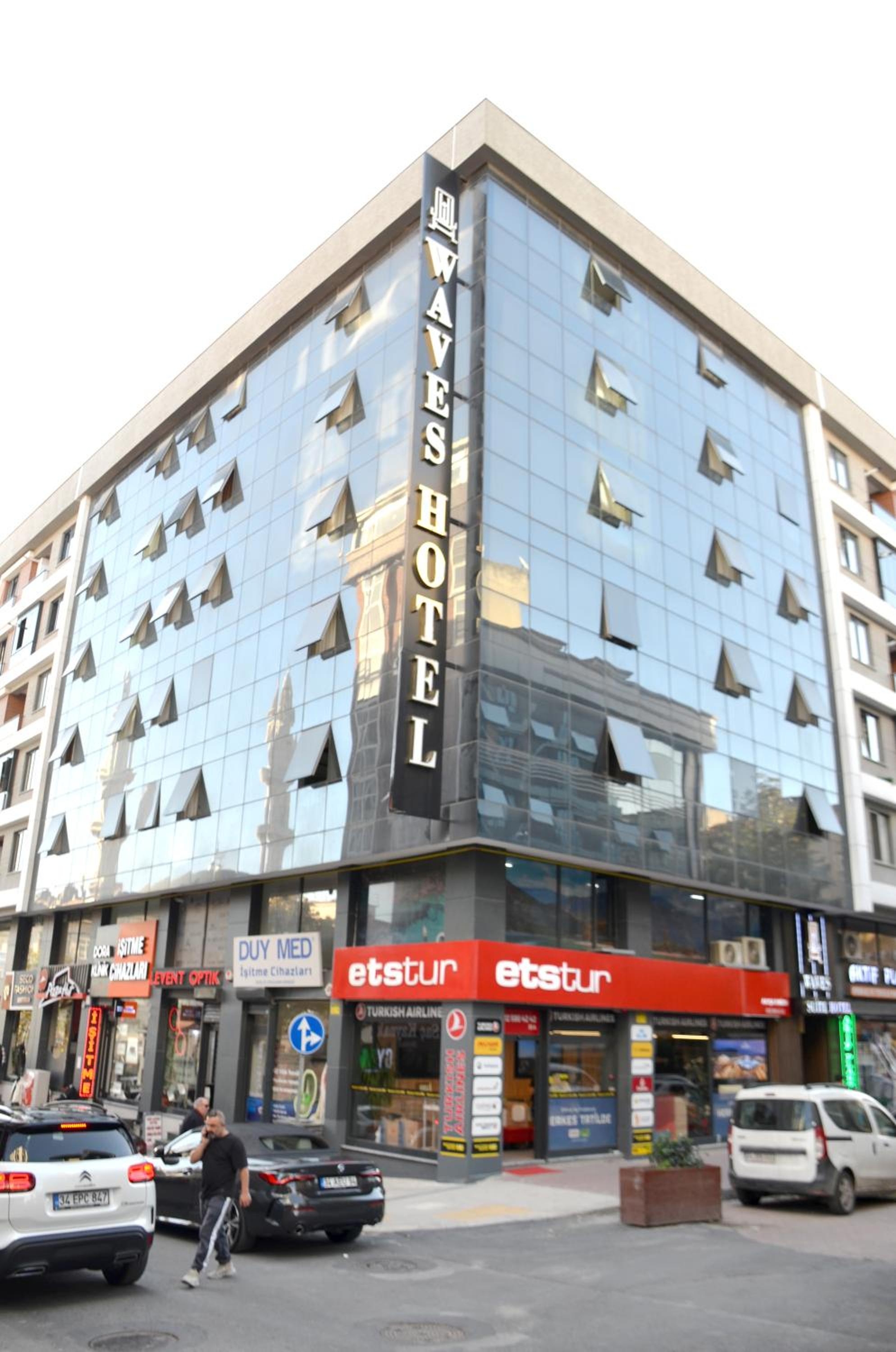 Waves hotel