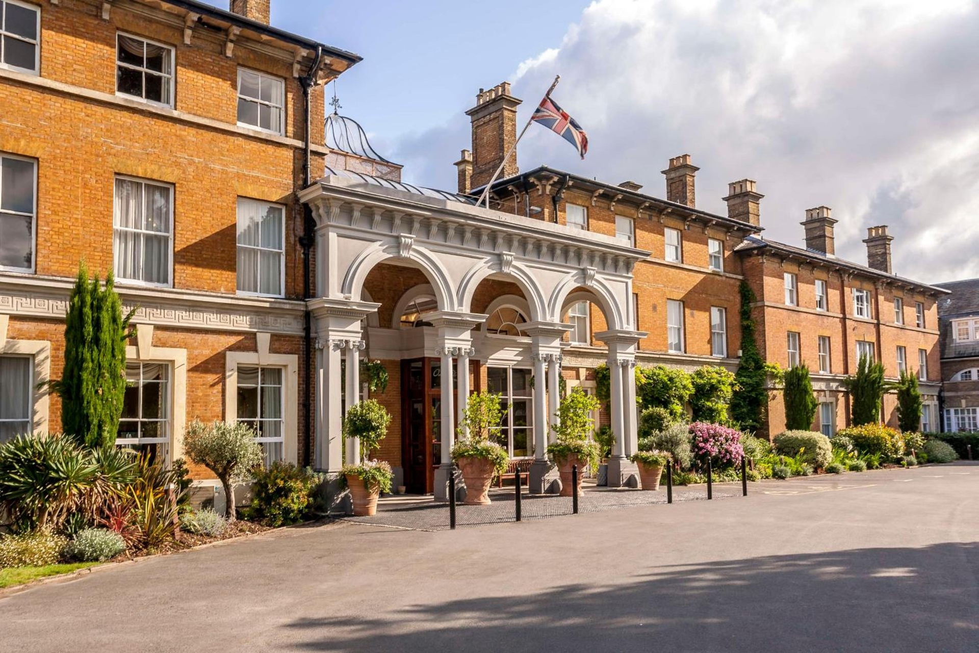 Oatlands Park Hotel, Weybridge