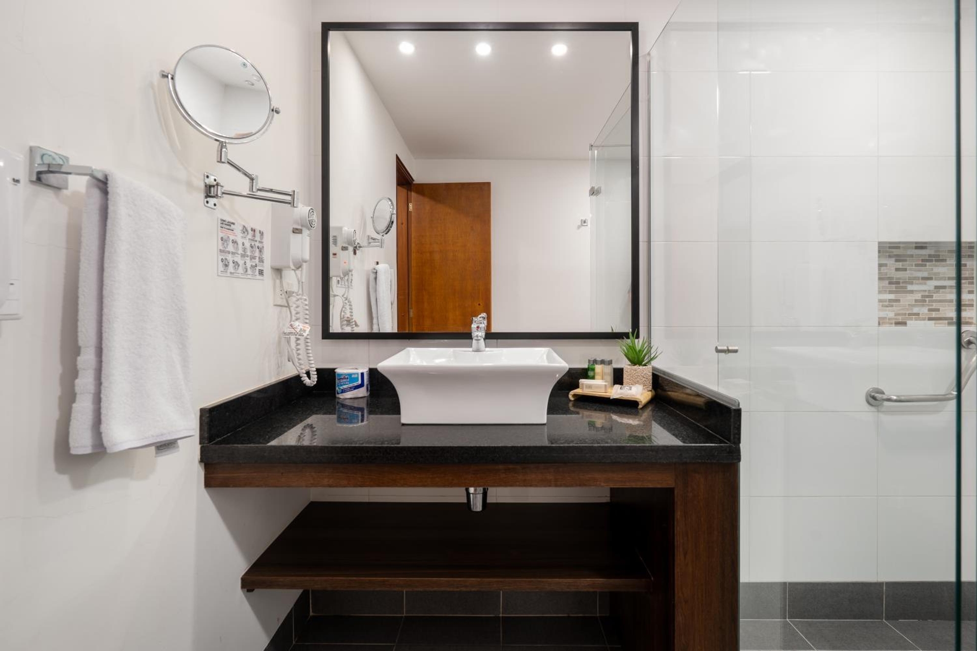 Leblon Suites Hotel Milla de Oro, Poblado