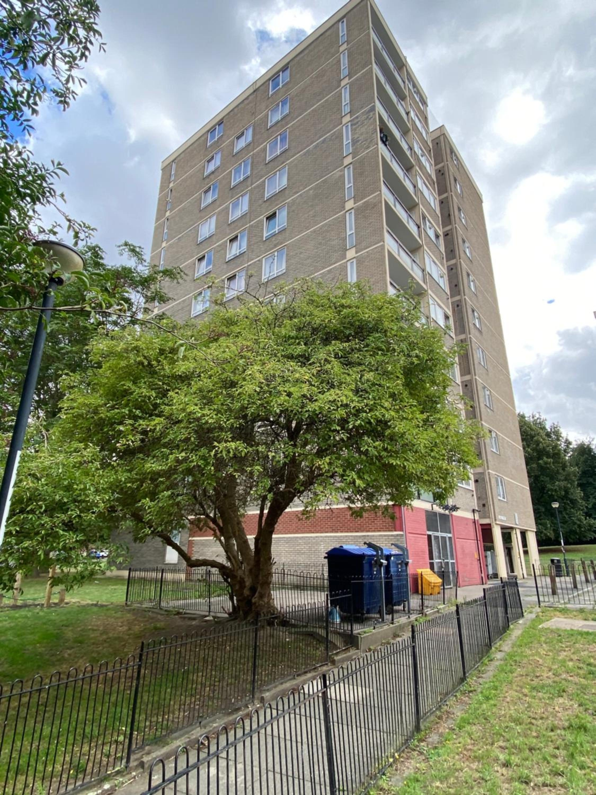 Entire flat, comfortable 2 double bedrooms, Woolwich
