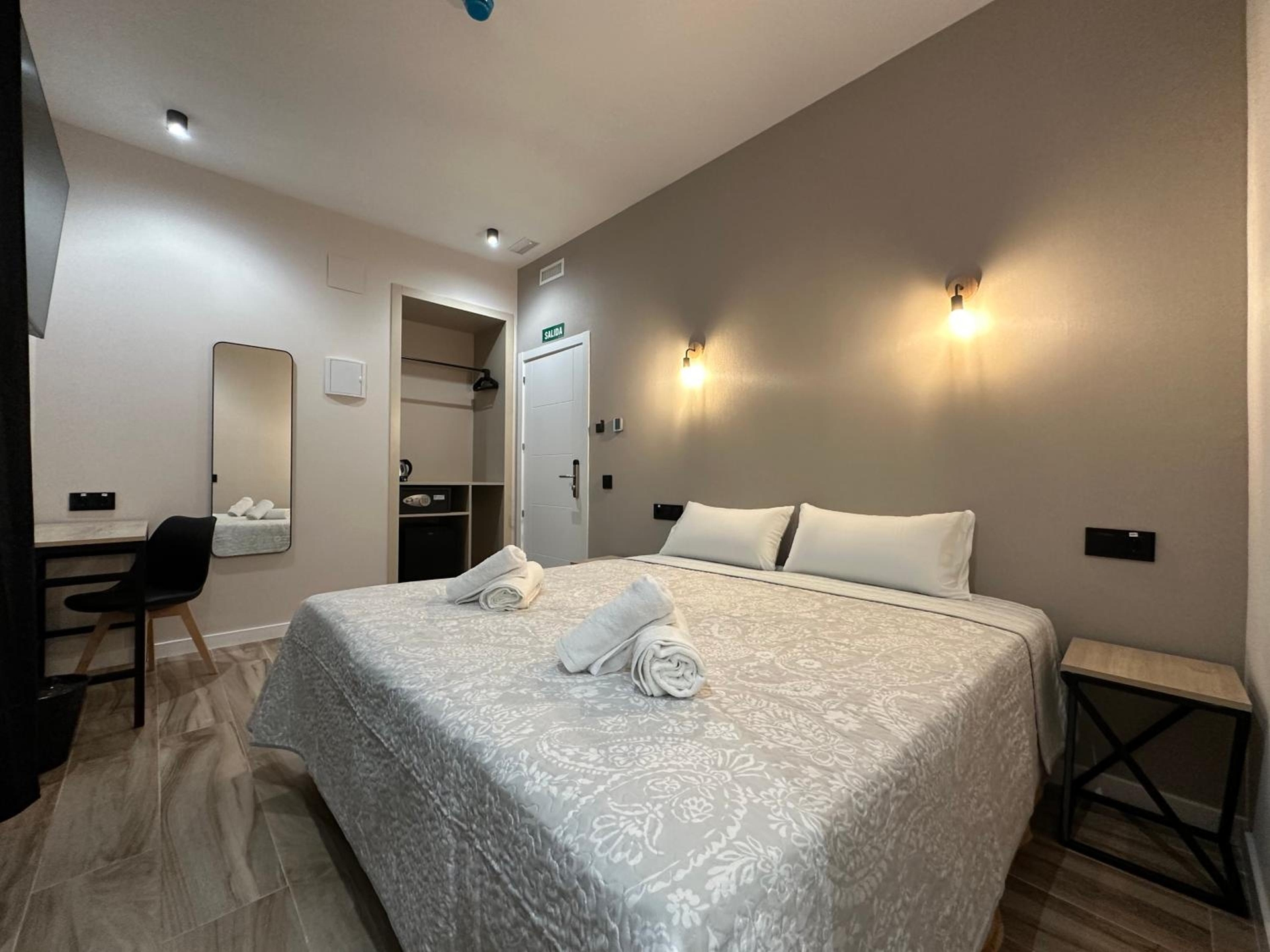 CC Opera Suites, Madrid