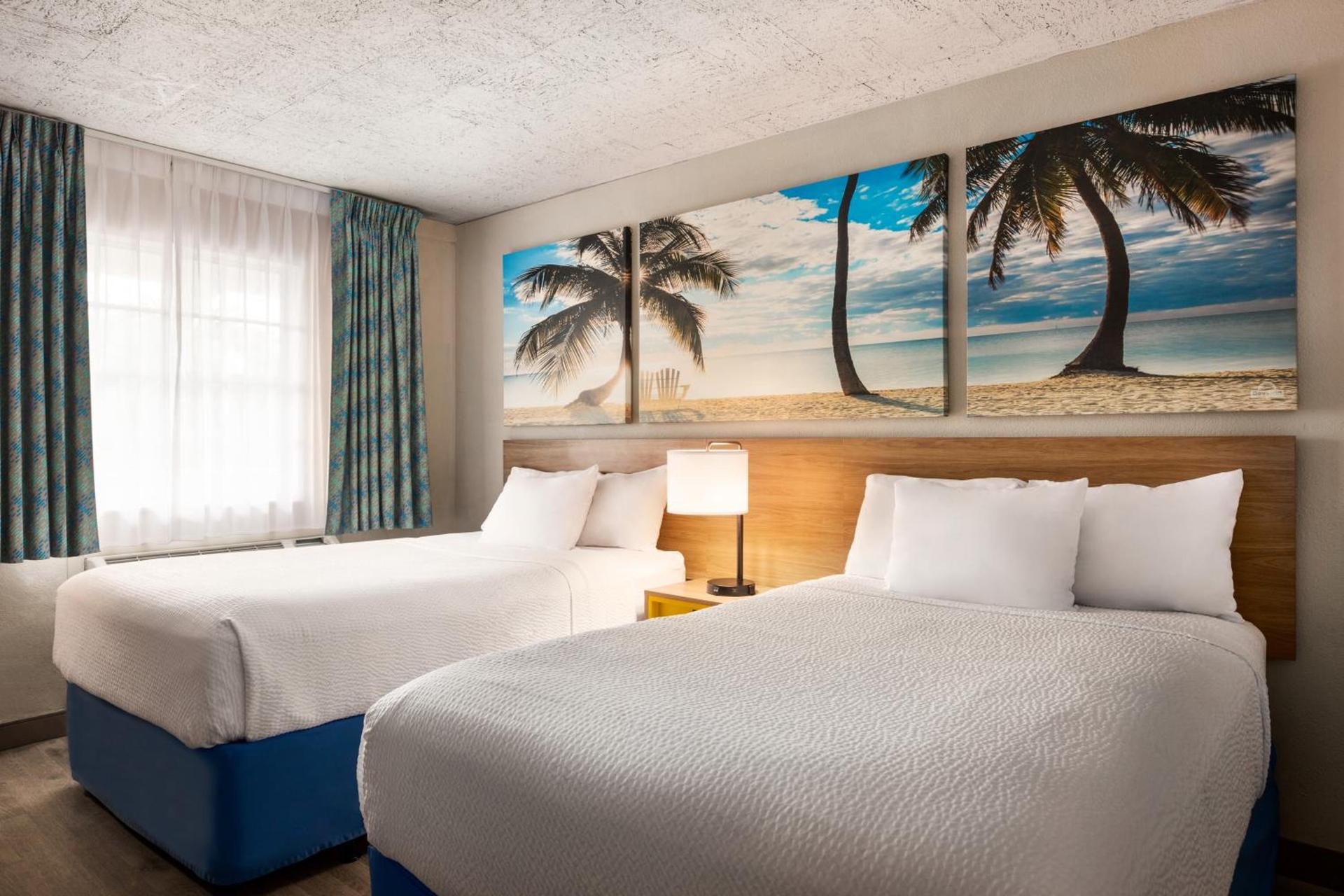 Foto de Days Inn by Wyndham Miami Airport North