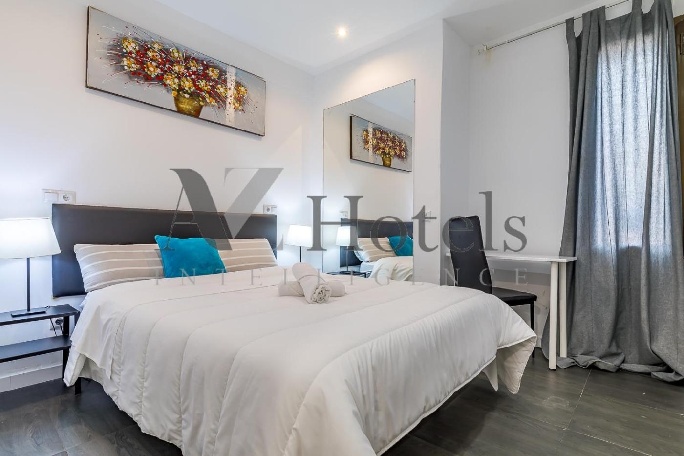 AYZ Ulises - Auto check-in property, Madrid