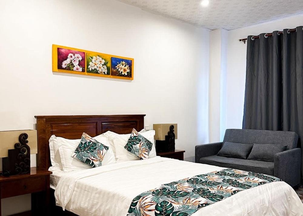 Crown Royale Hotel & Lounge, Port Vila