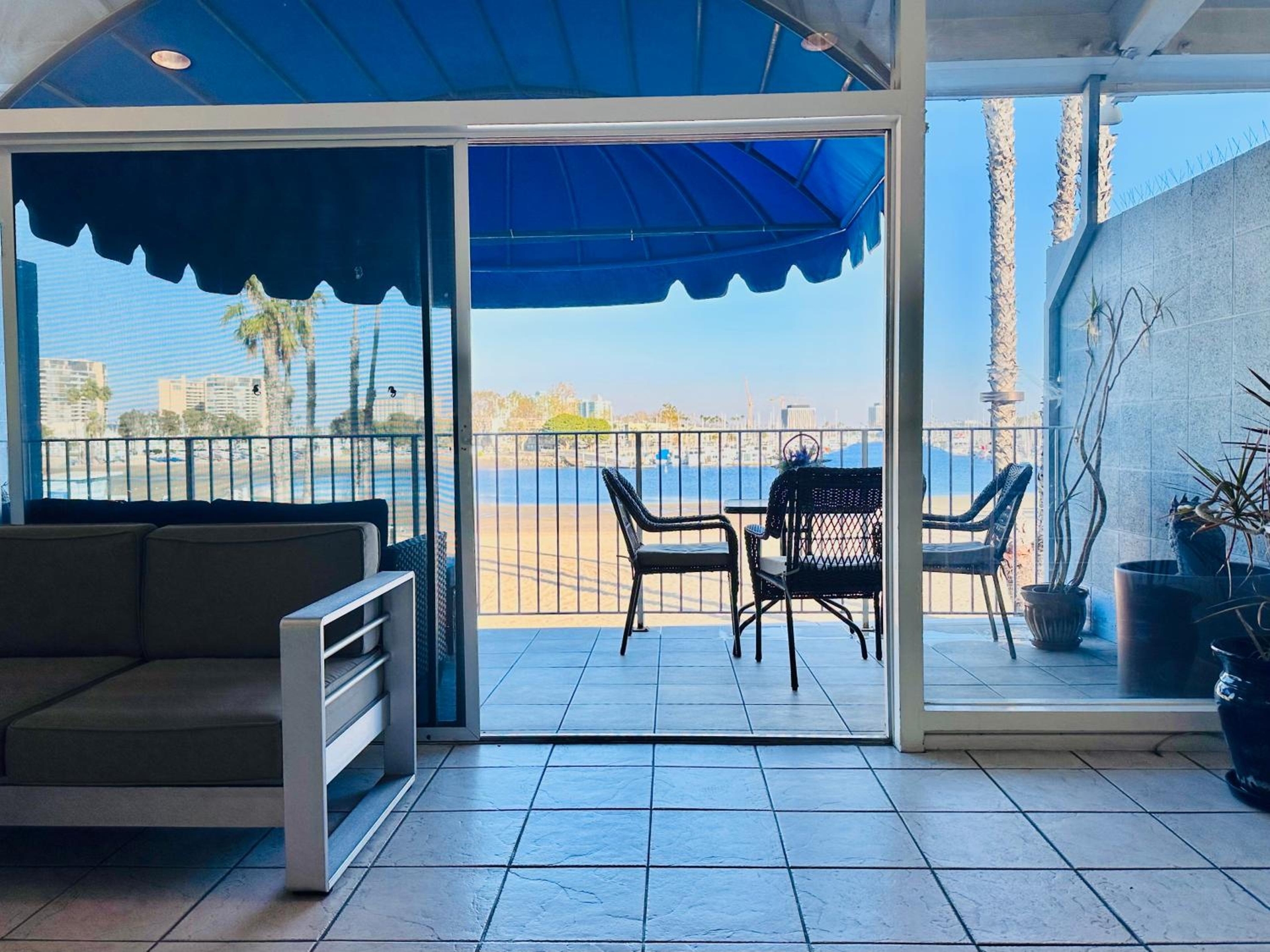 Foghorn Harbor Inn, Marina Del Rey