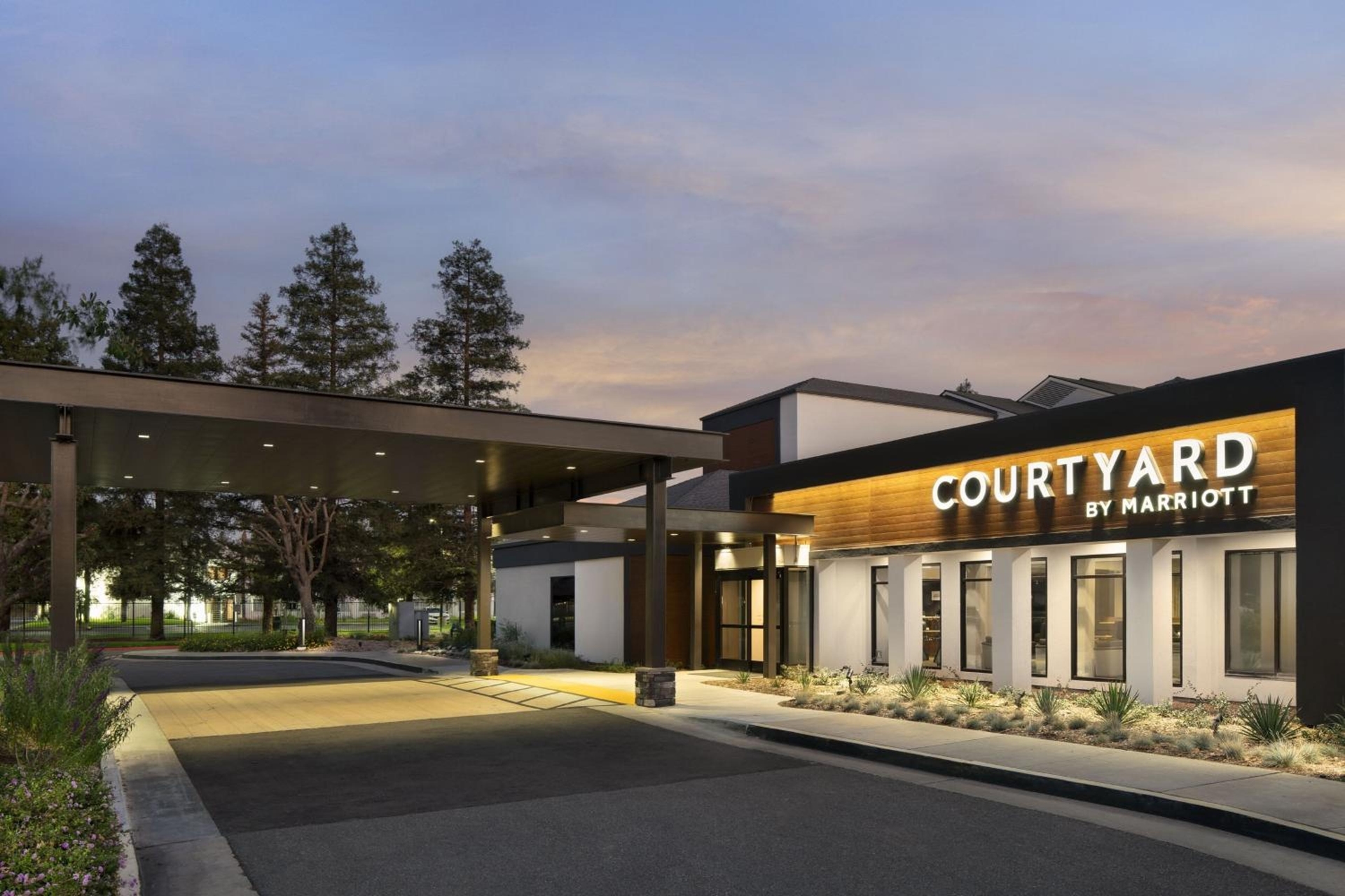 Courtyard by Marriott Bakersfield, Bakersfield