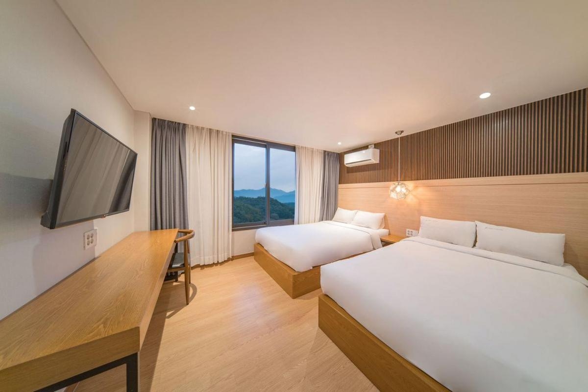 Foto de Two Y Hotel