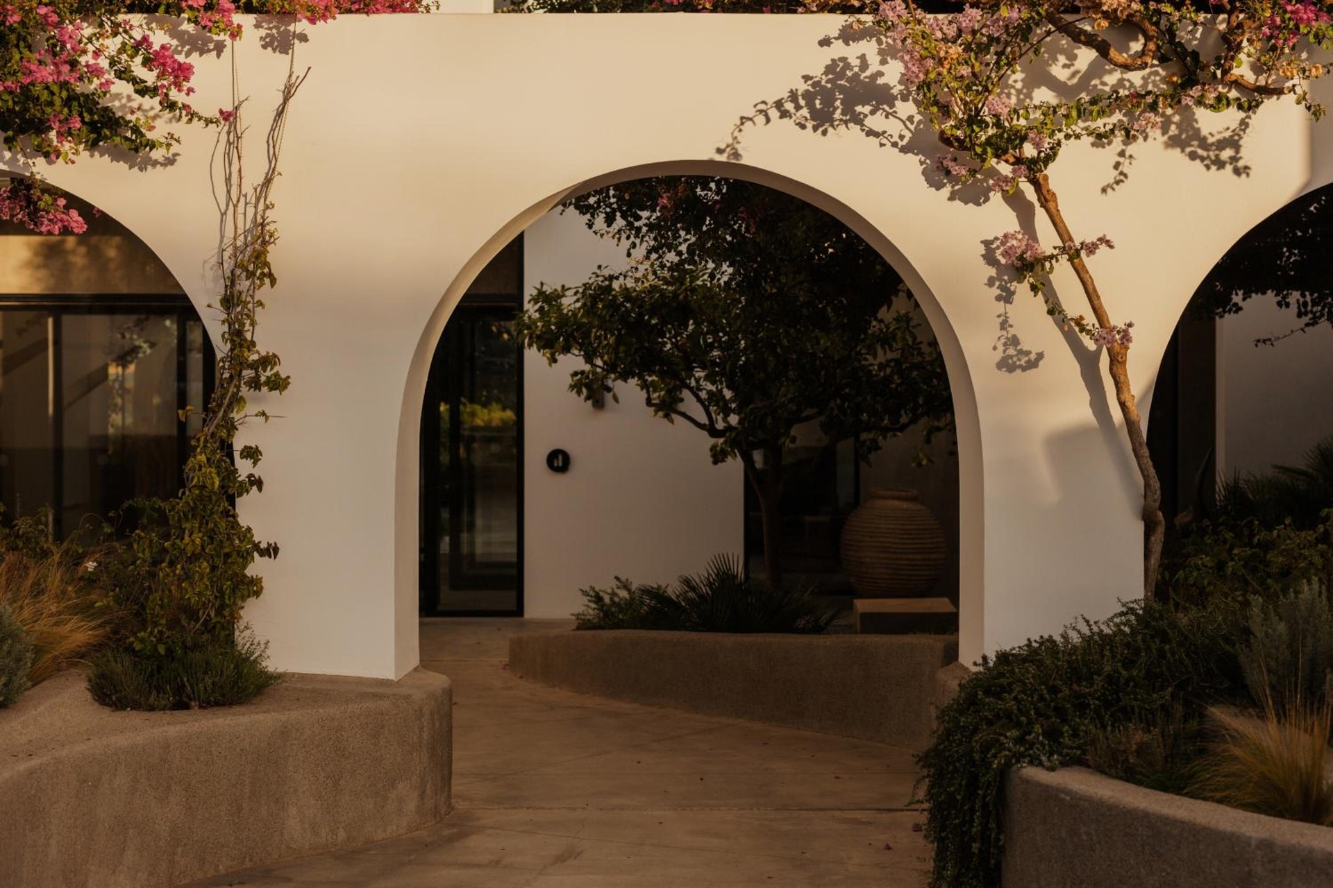 Foto de Minos Beach Art Hotel, a Member of Design Hotels
