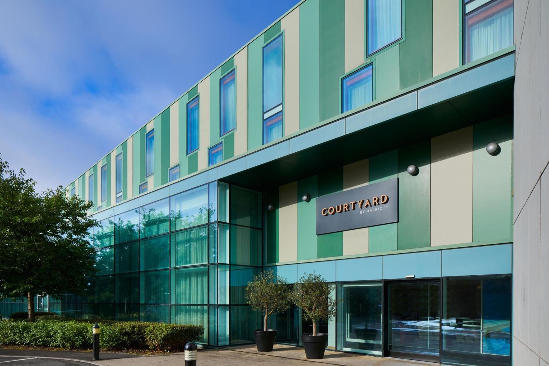 Courtyard by Marriott London Gatwick Airport, Horley