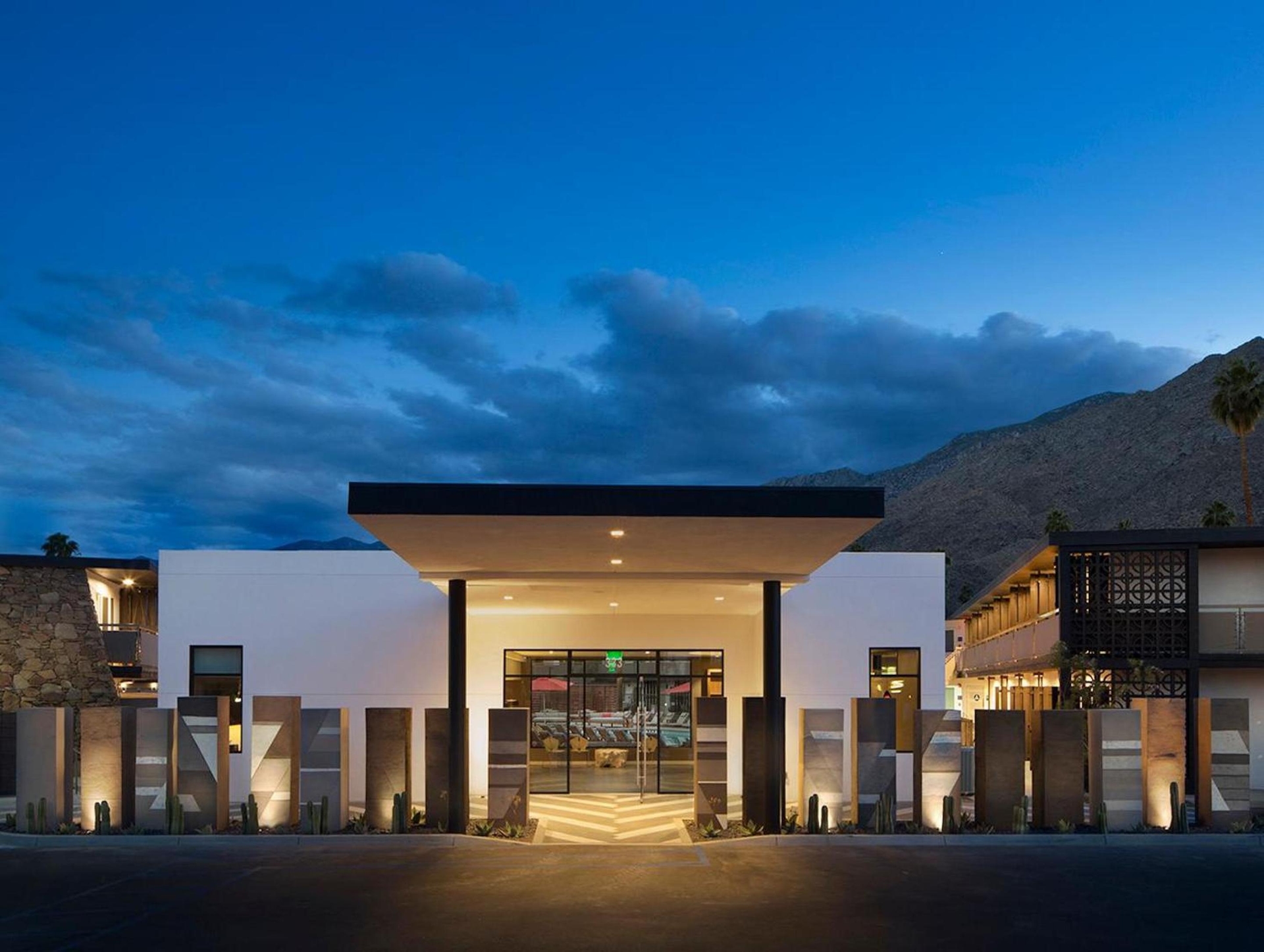V Capri Palm Springs, a Dolce by Wyndham, Palm Springs