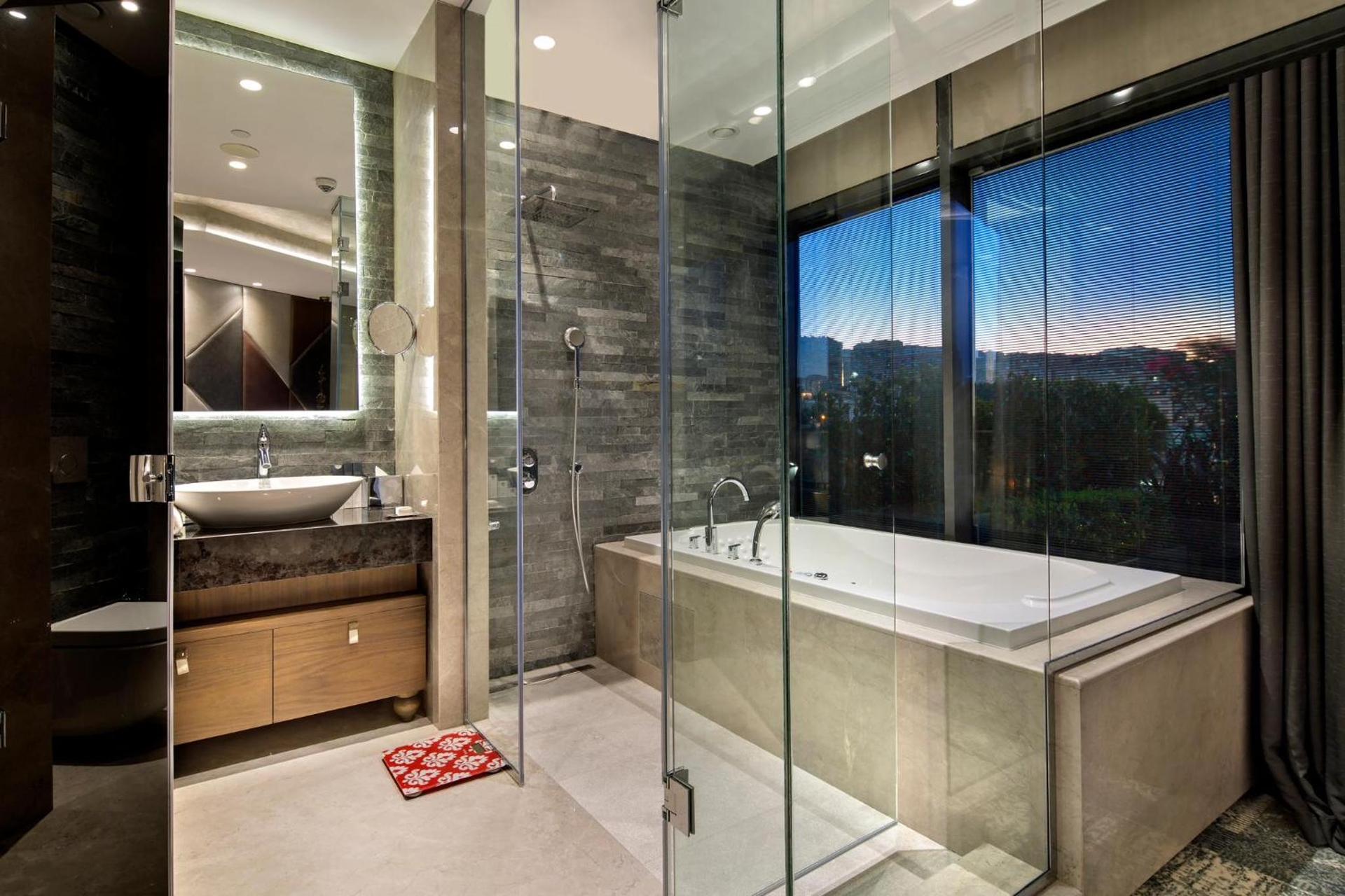 Foto de DoubleTree by Hilton Istanbul - Piyalepasa