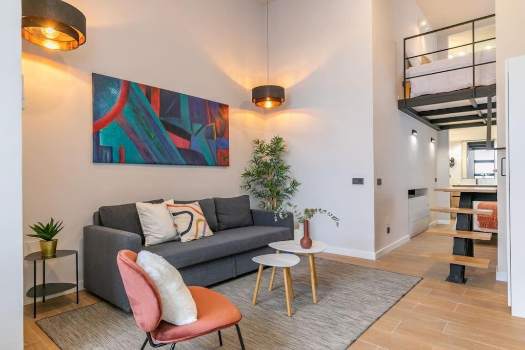 Beautiful duplex in front of Vista Alegre Palace, Madrid