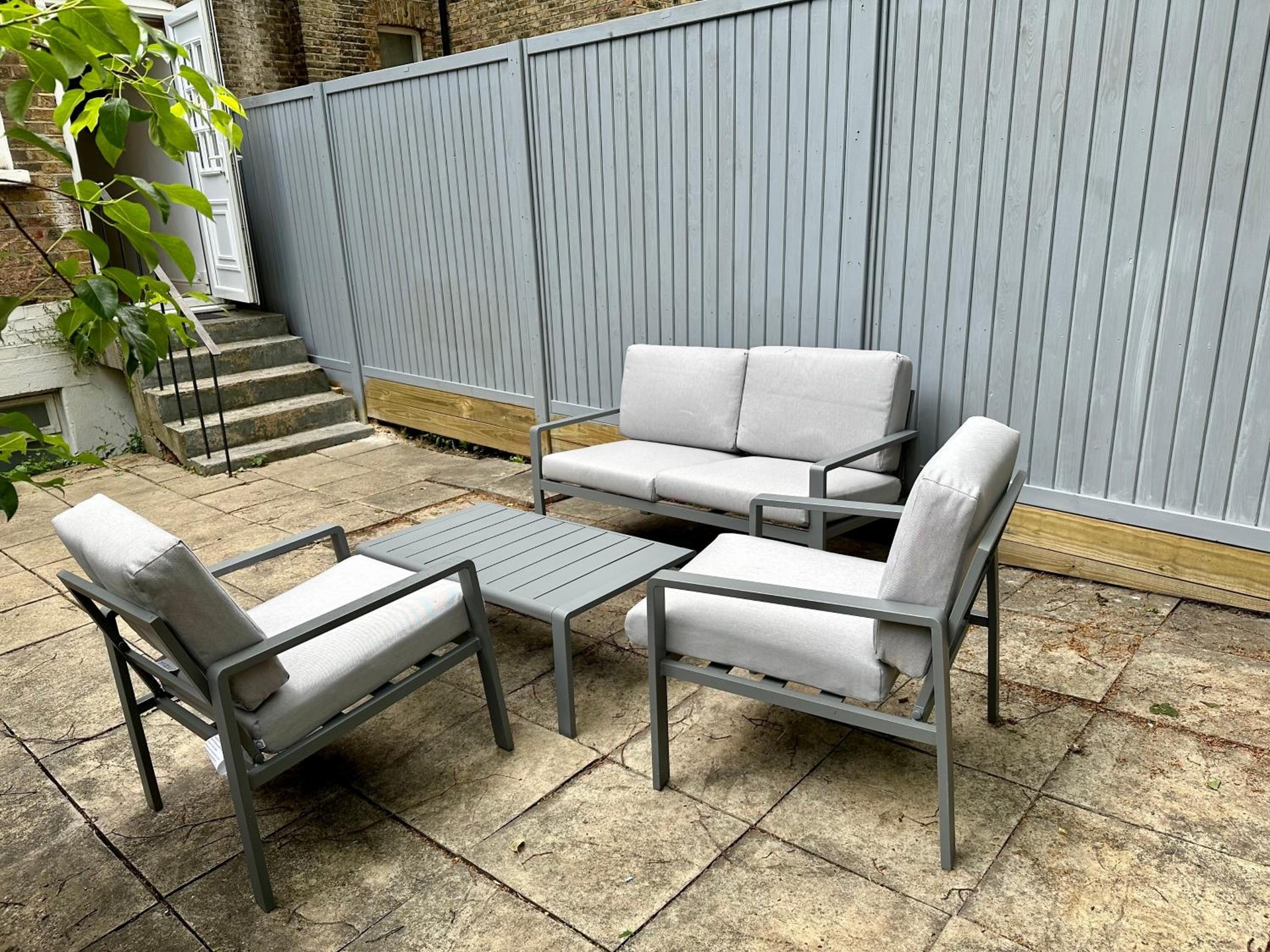 Chelsea - 2Bed Apartment - sleeps 4 - Pet Friendly, London