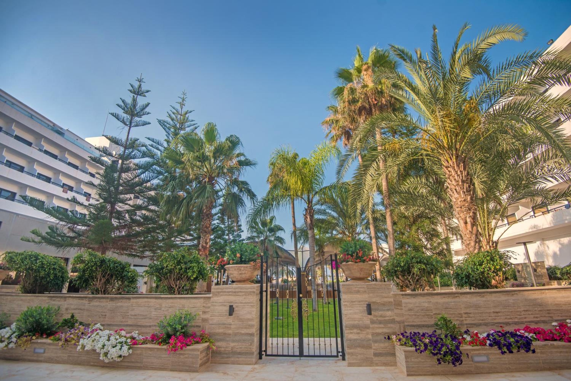 Foto de Adams Beach Hotel & Spa
