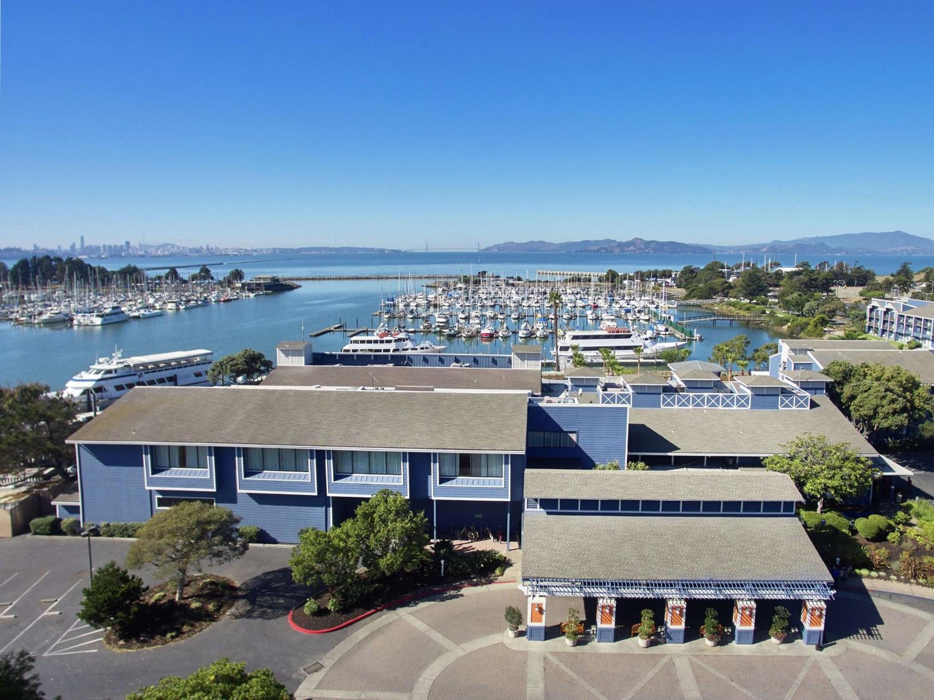 DoubleTree by Hilton Hotel Berkeley Marina, Berkeley