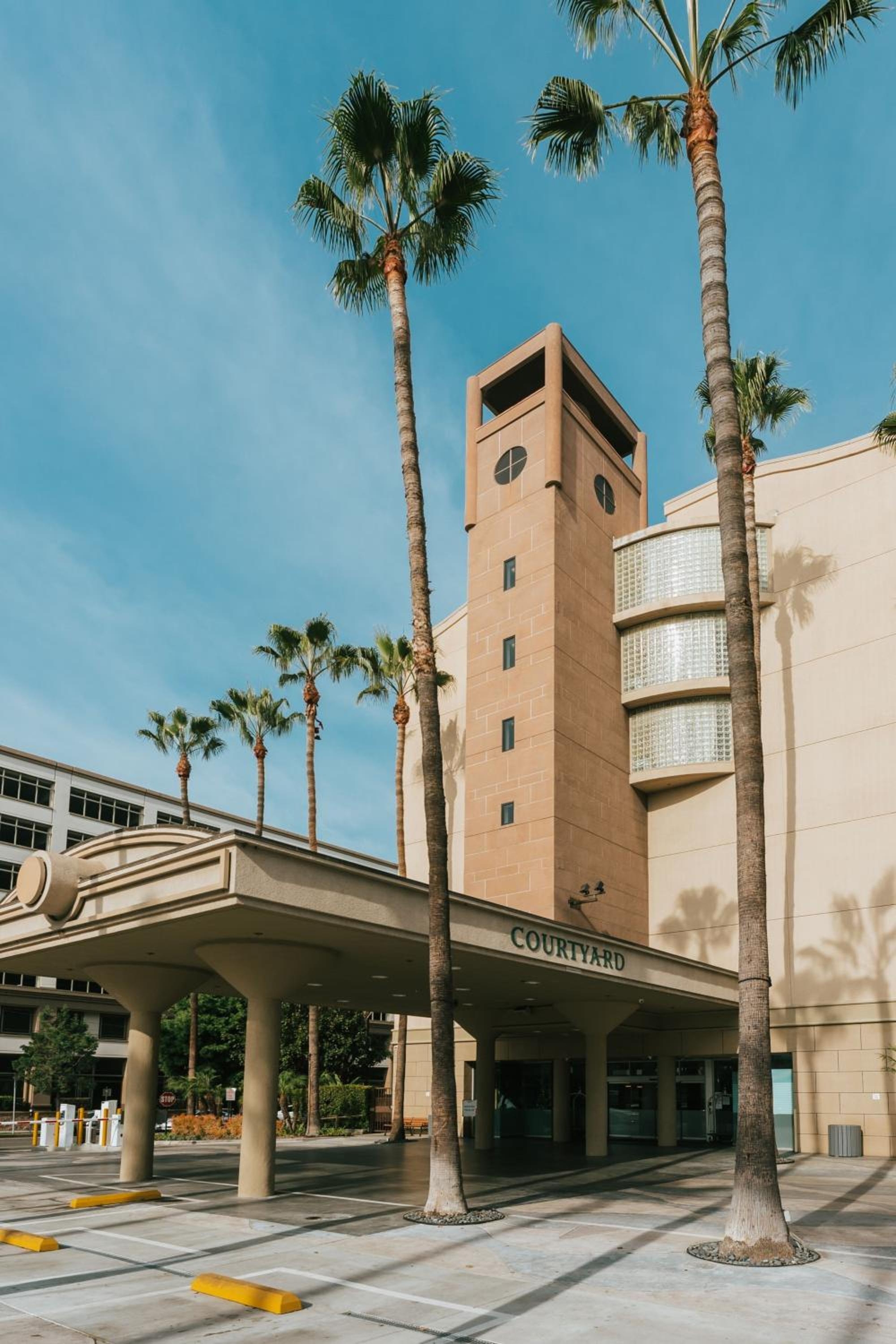 Courtyard by Marriott Los Angeles LAX / Century Boulevard, Los Angeles