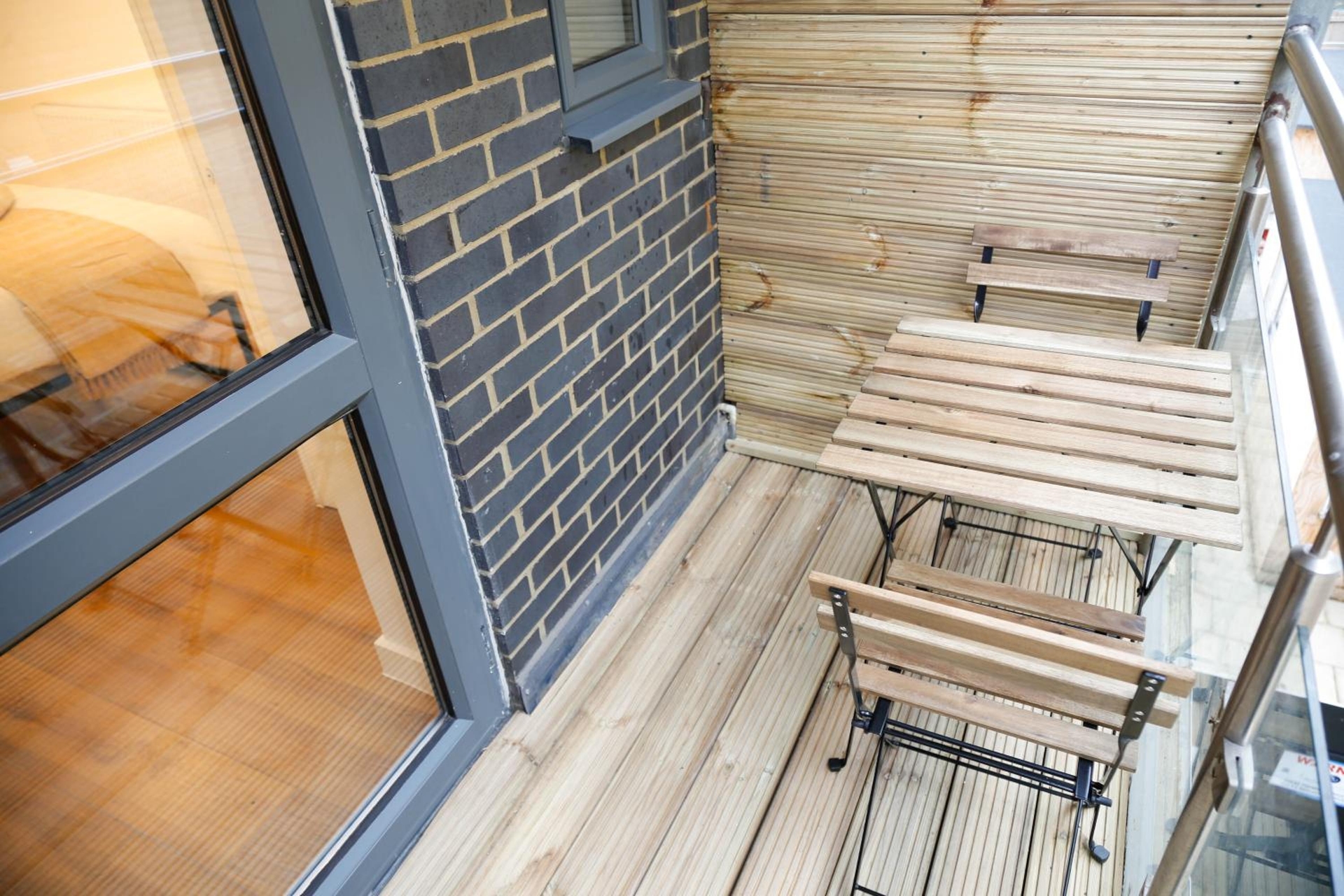 New Luxury Rooms in the Heart of London Next to Shops, Cafes, Bars & Metro with Shared Bathrooms, London