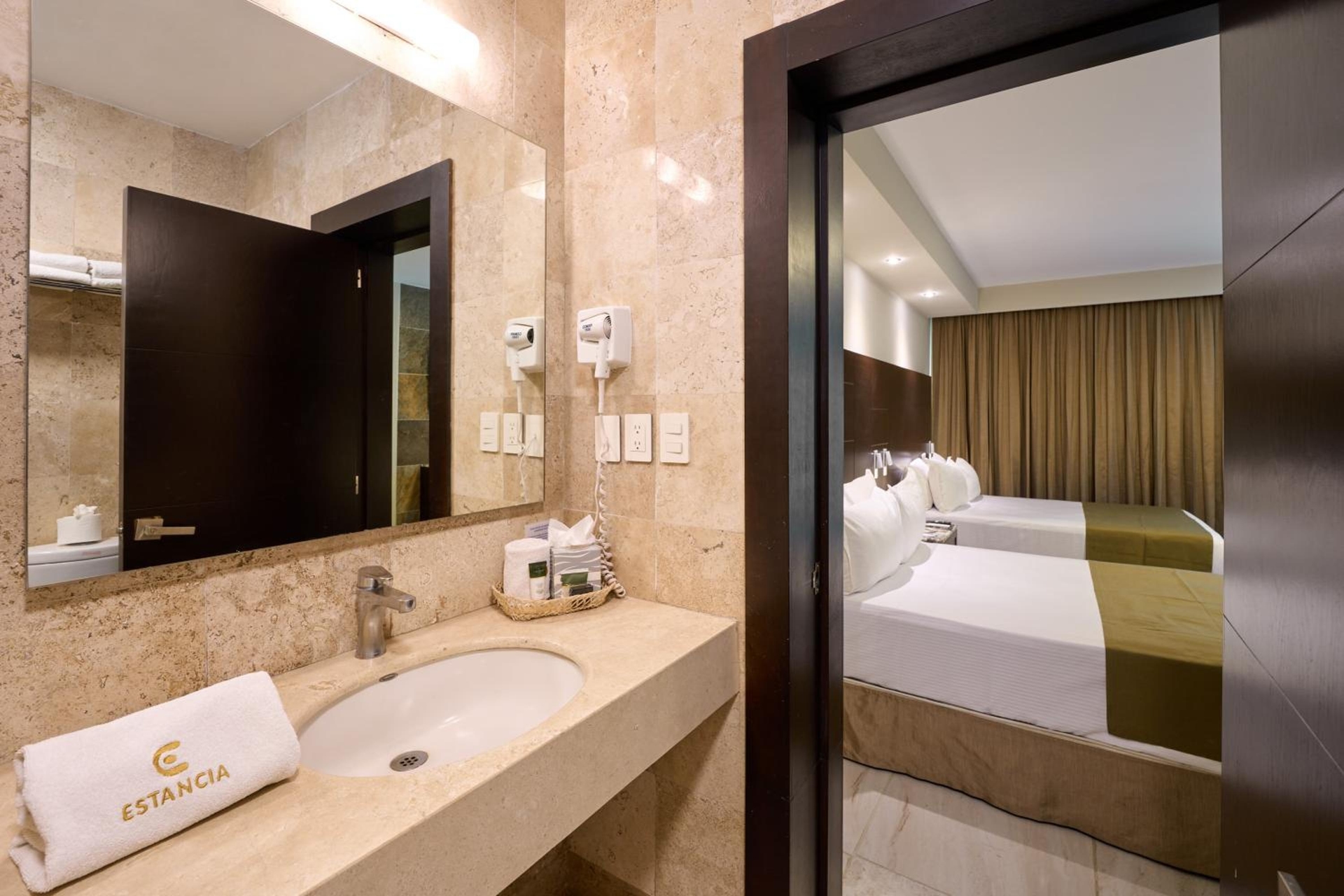Foto de Hotel Estancia Business Class