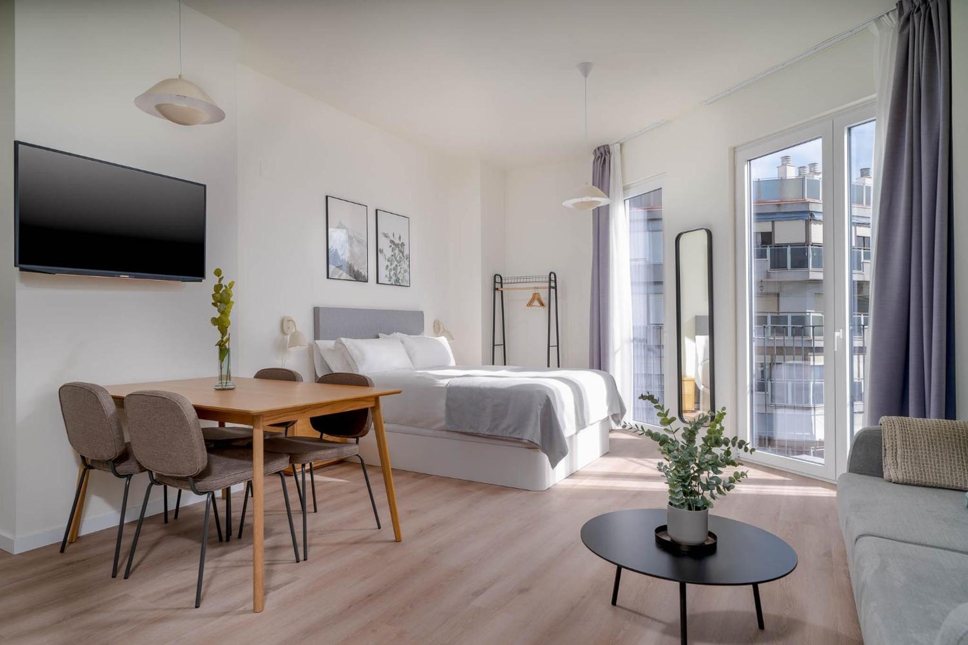 Limehome Valencia Carrer de Sant Jacint, Valencia