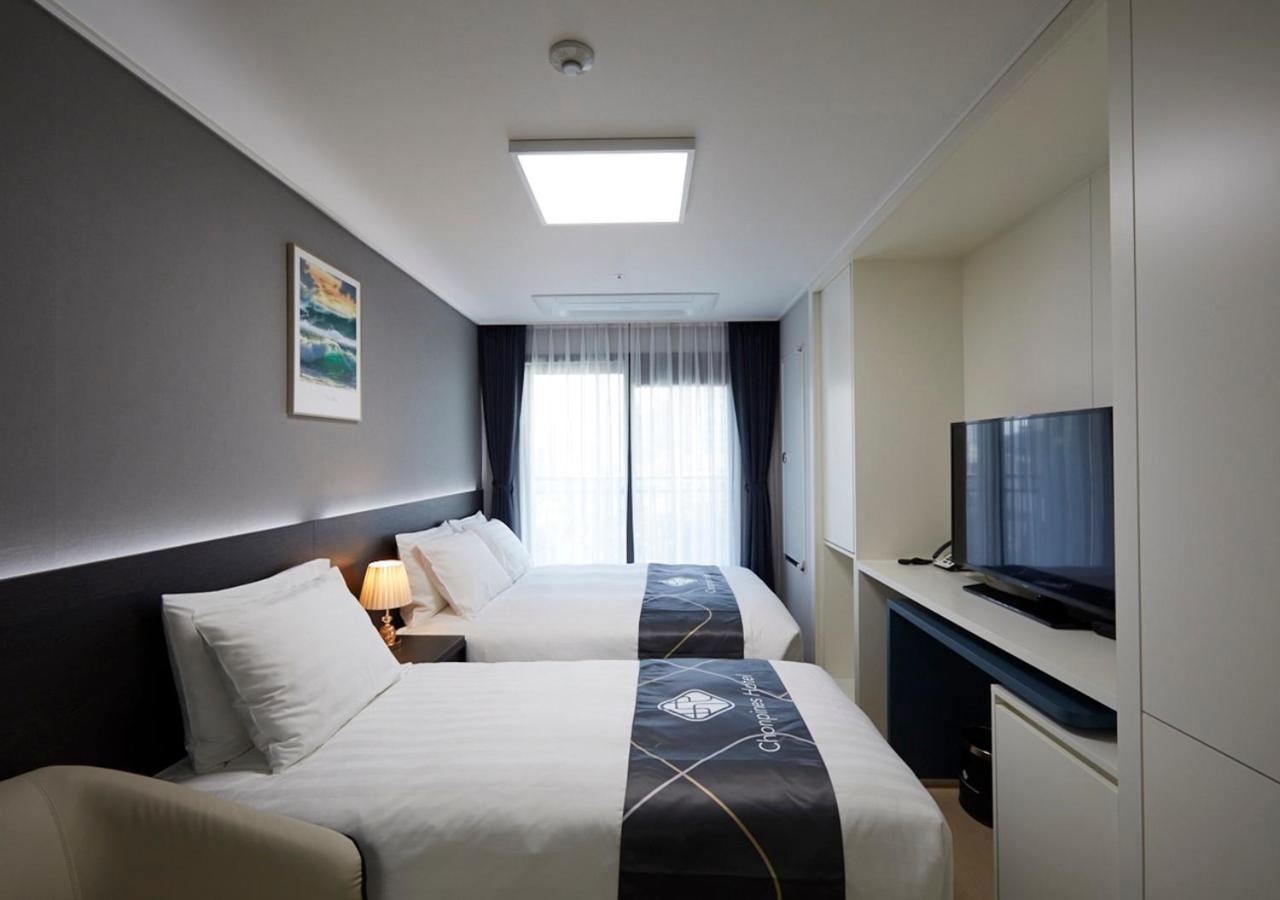 Foto de Sokcho Chonpines Beach Hotel