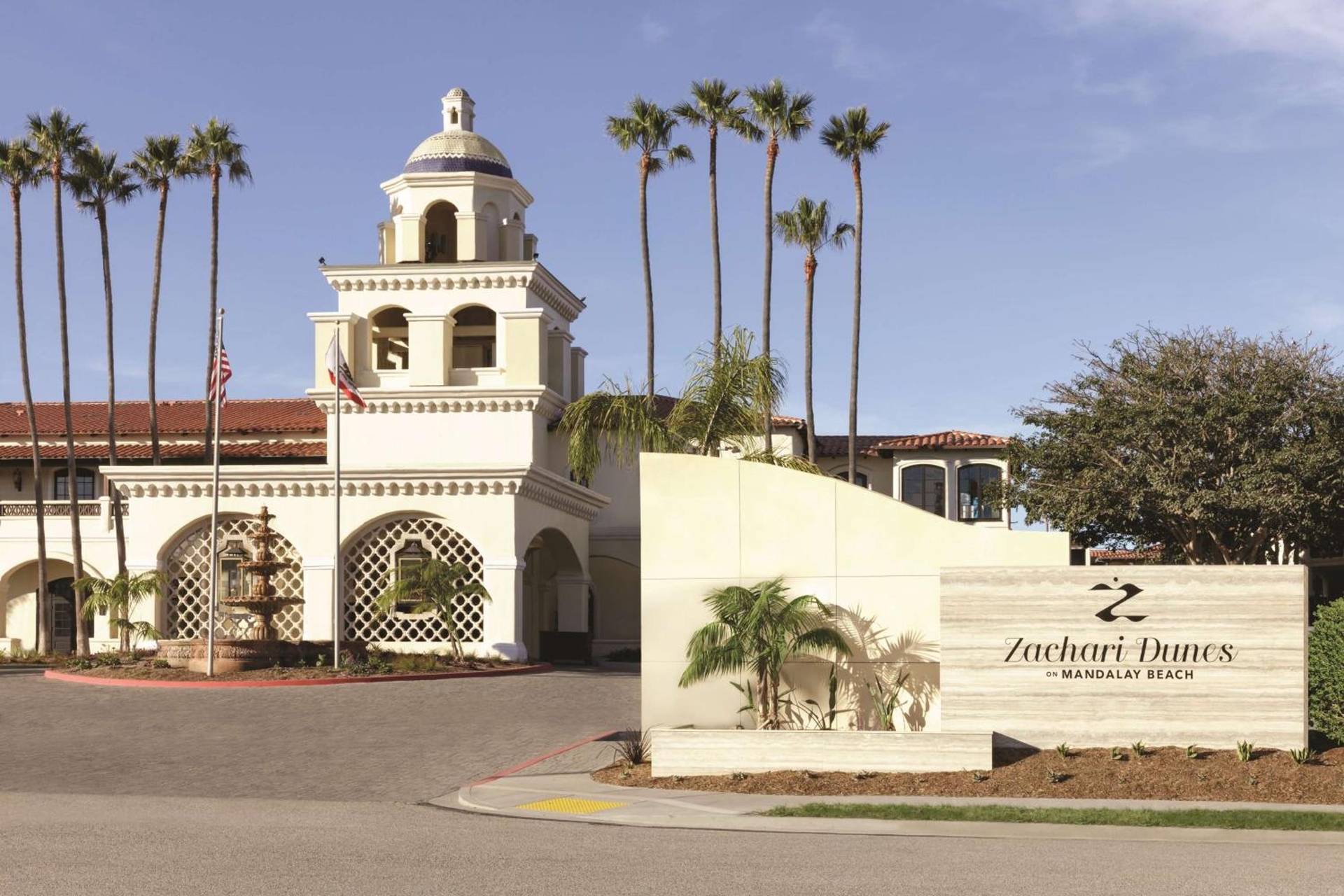 Zachari Dunes on Mandalay Beach, Curio Collection by Hilton, Oxnard