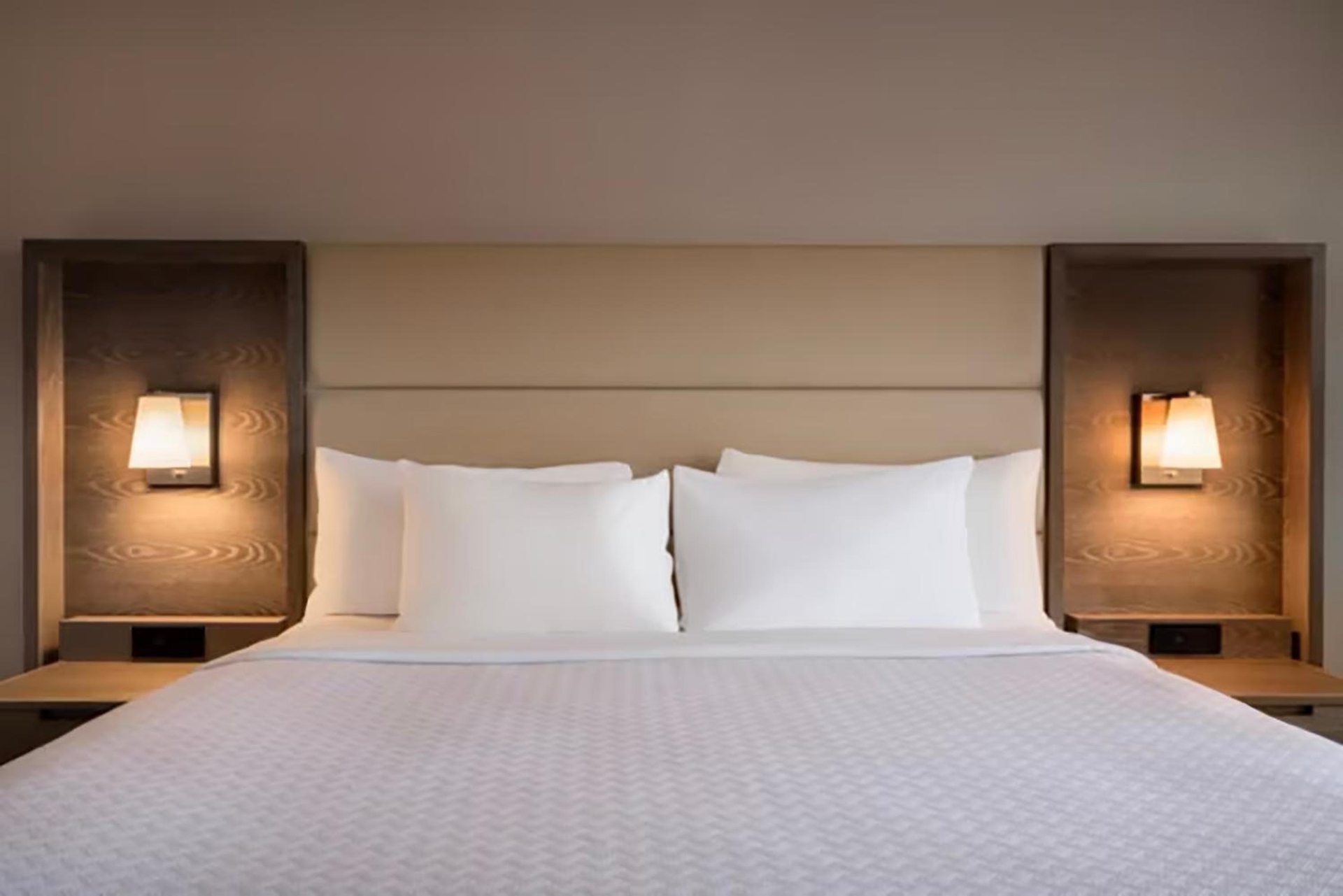 Foto de Crowne Plaza Englewood by IHG