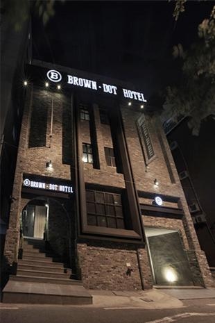 Brown Dot Yangjeong