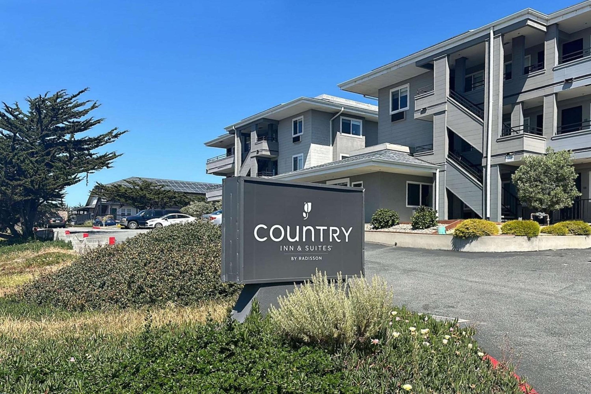Country Inn & Suites by Radisson, Monterey Beachfront-Marina, CA, Marina