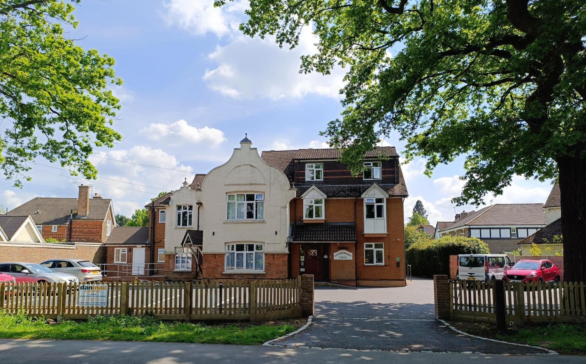 Gainsborough Lodge, Horley