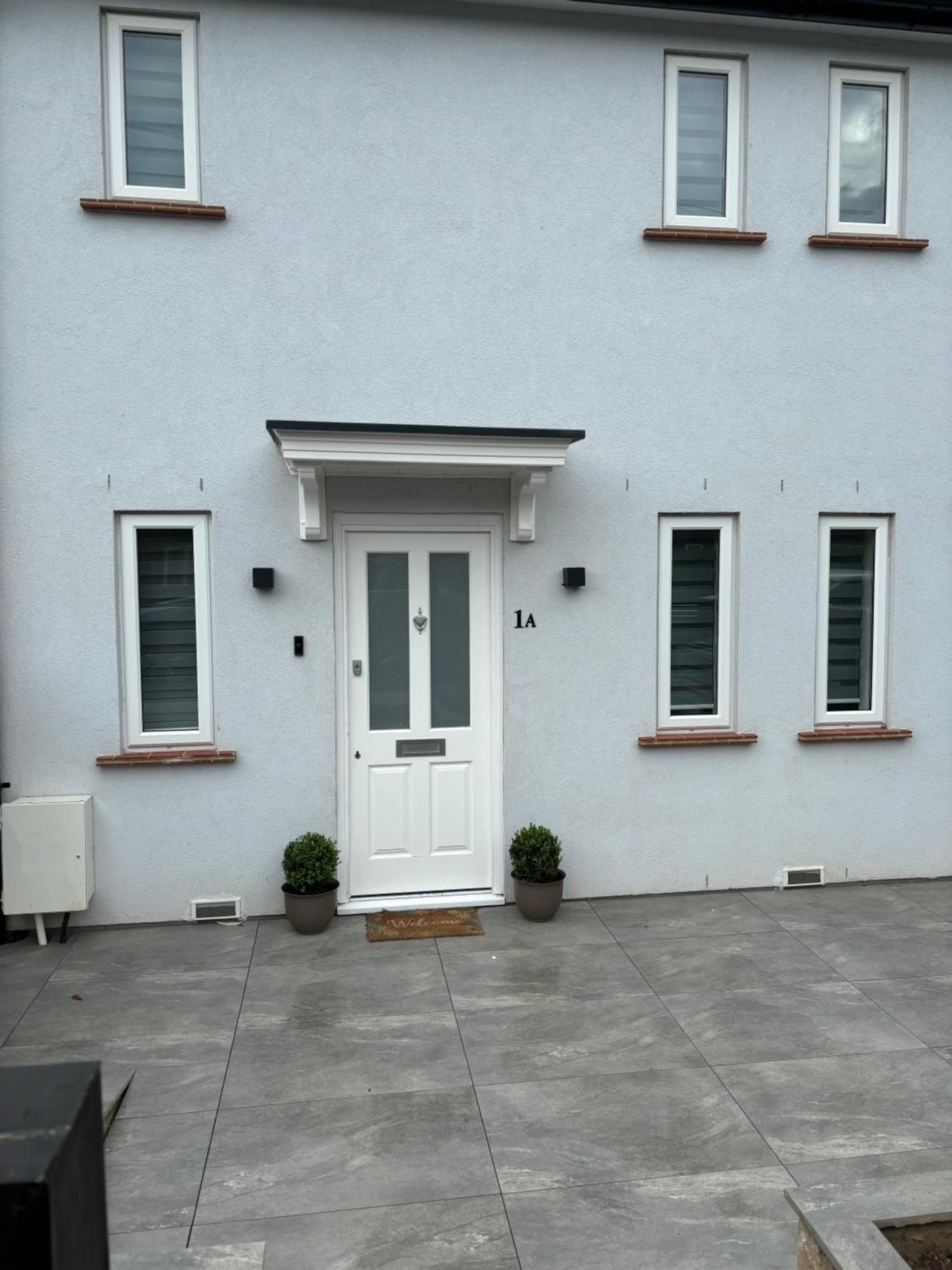 Brand New Big House with garden and free parking, Brentford
