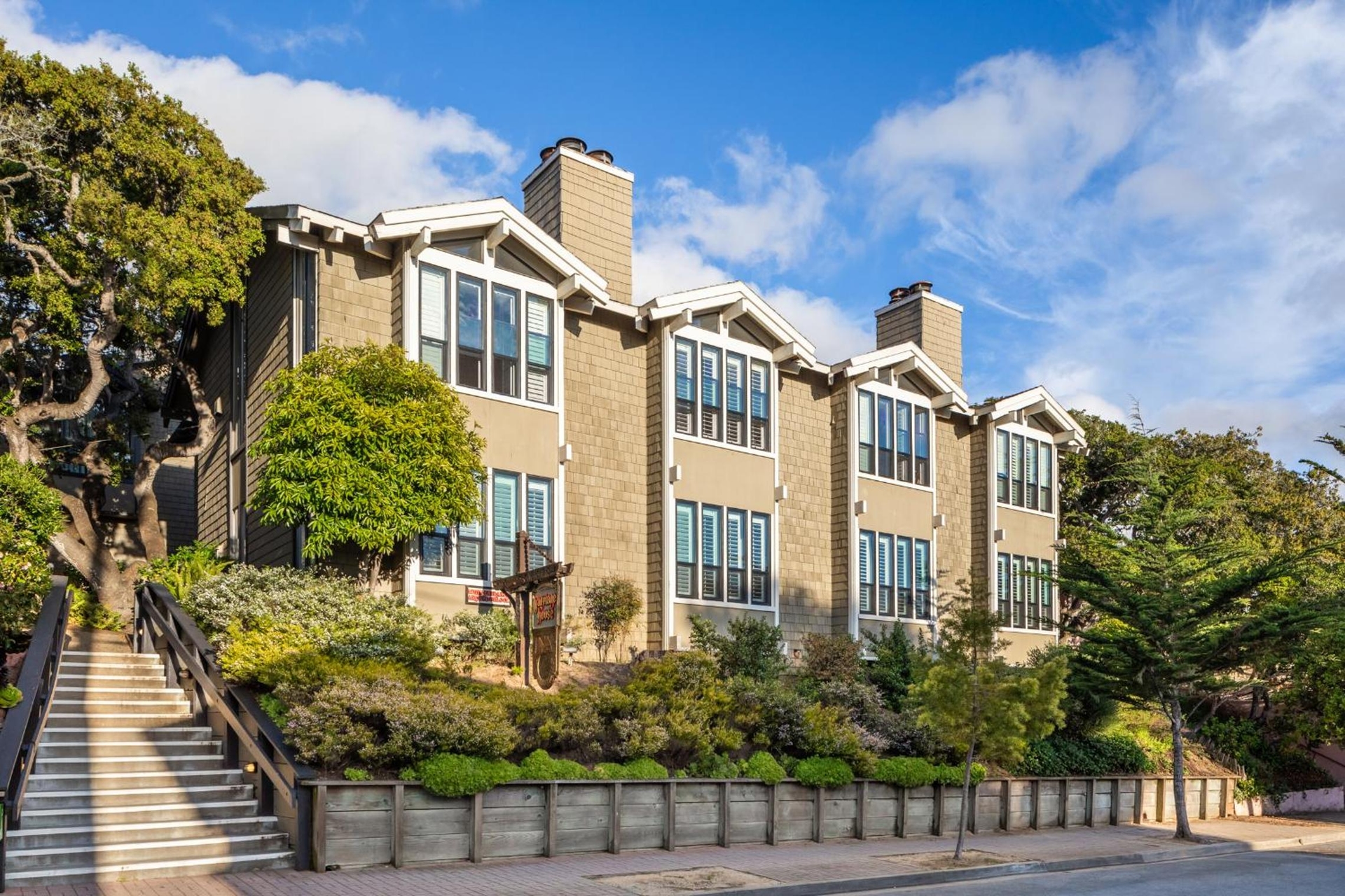 Carriage House Inn, Carmel
