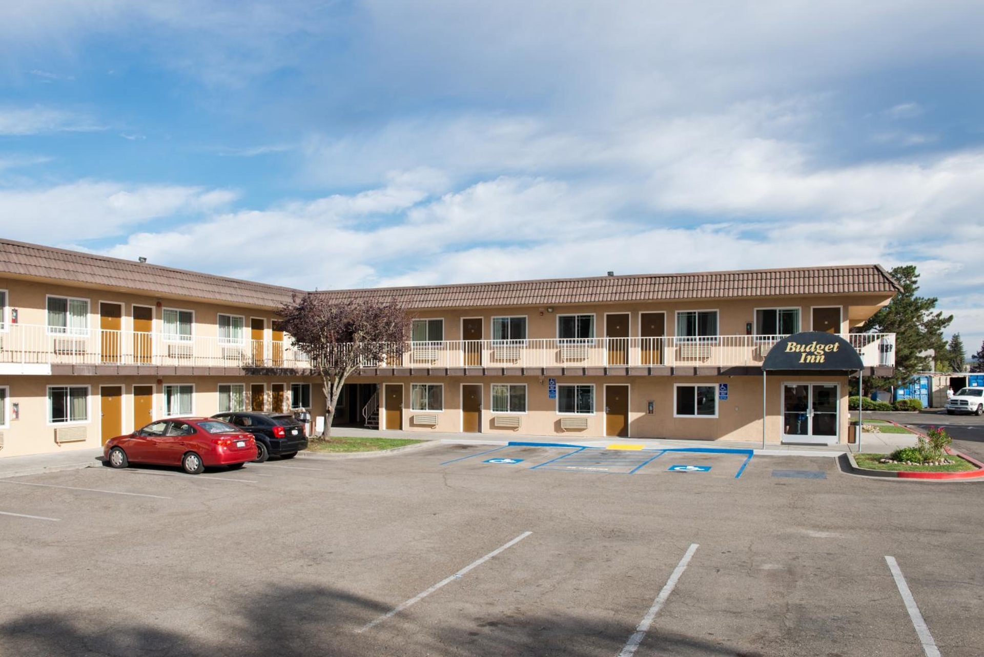 Budget Inn by 101 Bus from Downtown, Rohnert Park