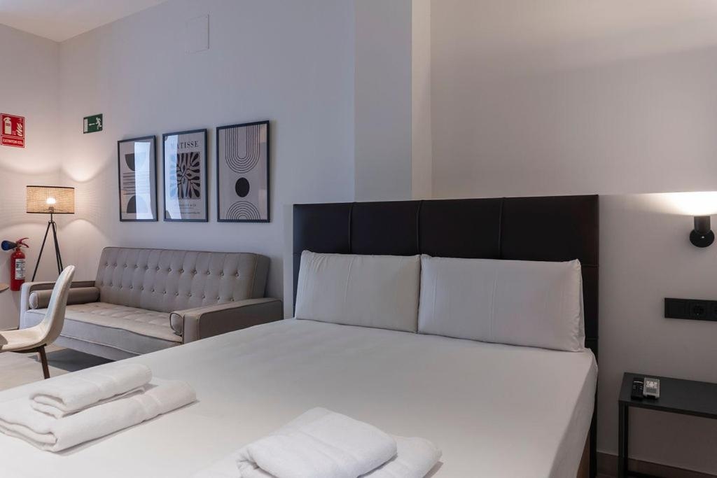 VLC HOST - Zapadores, Valencia
