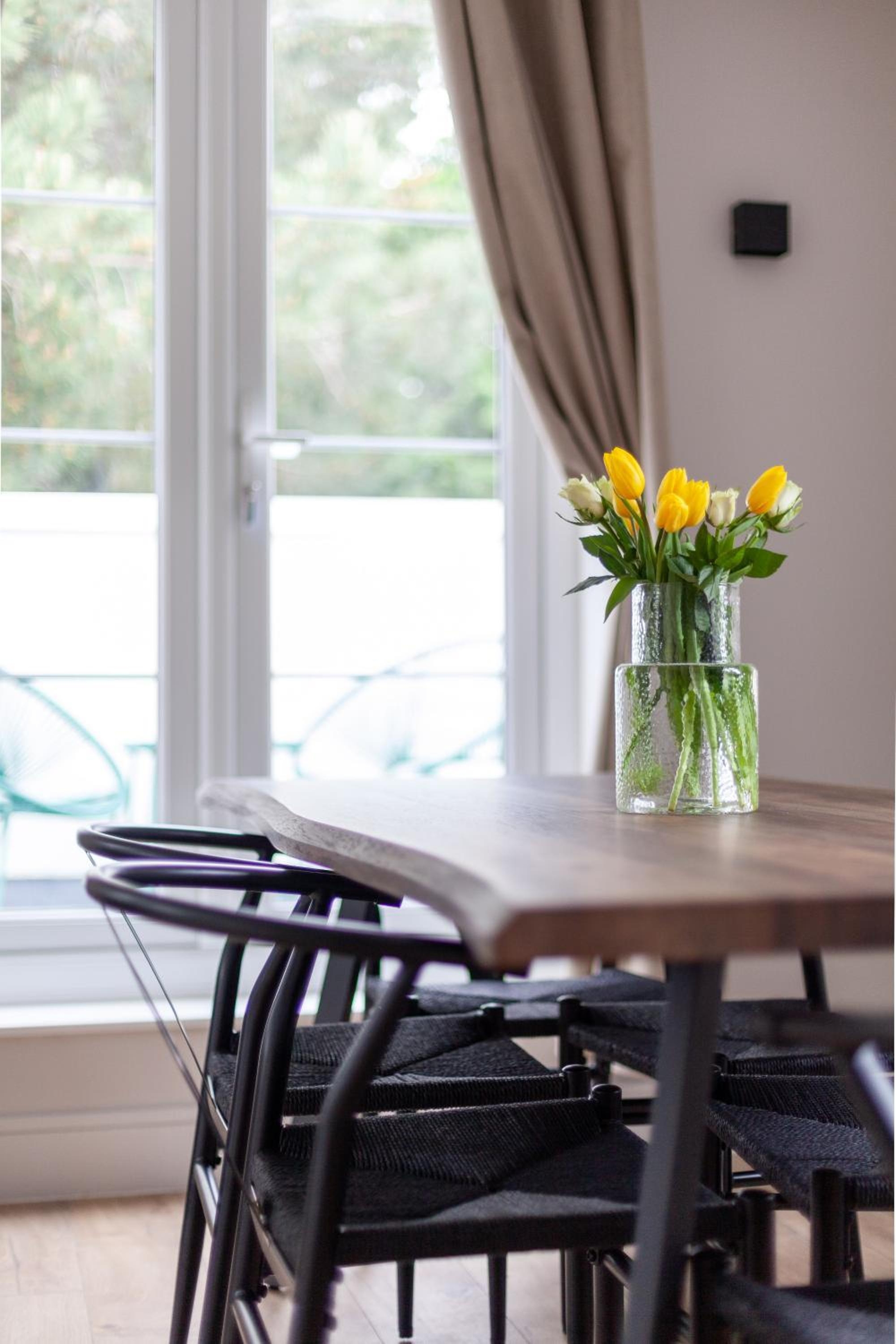 Arte Stays - Serviced Apartments for Leisure and Business - Private Parking - 12 minutes walking from Wembley Stadium, London