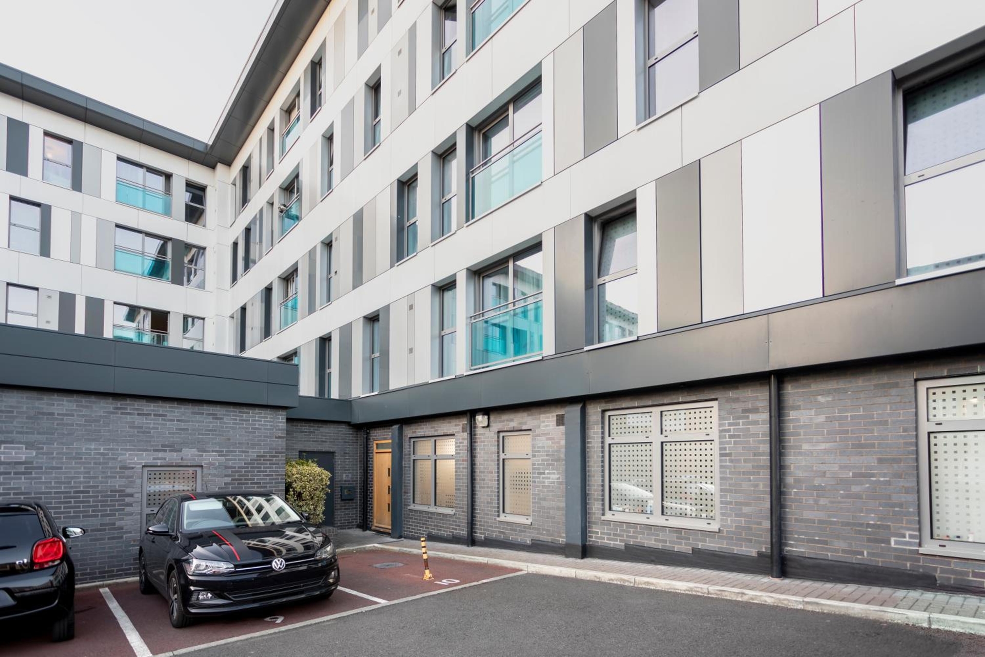 1 Bed Apartment - Redhill Central, Surrey, Gatwick #4, Redhill