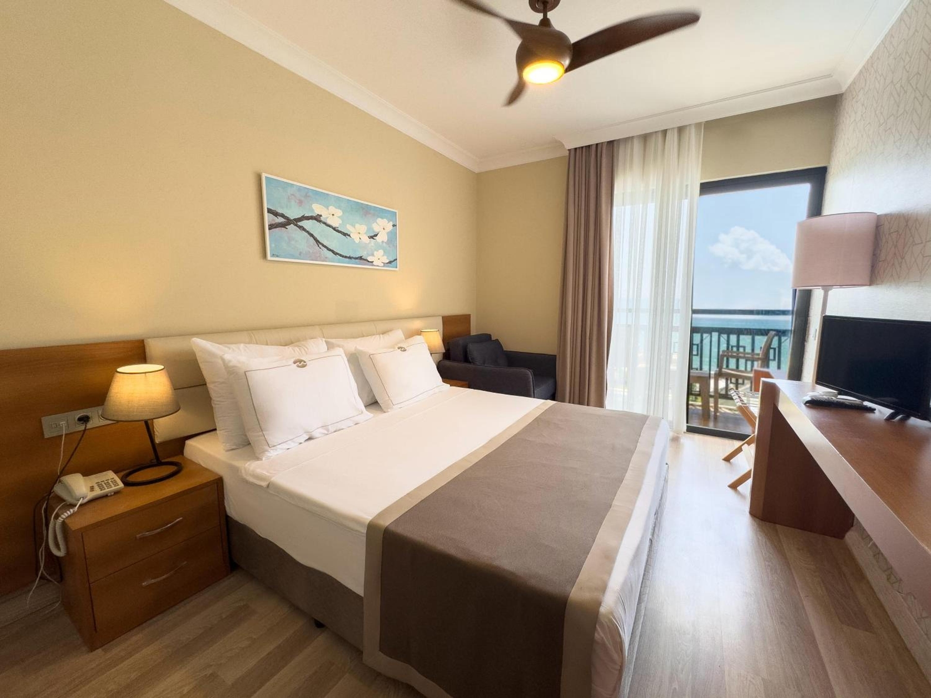Foto de Uras Beach Hotel