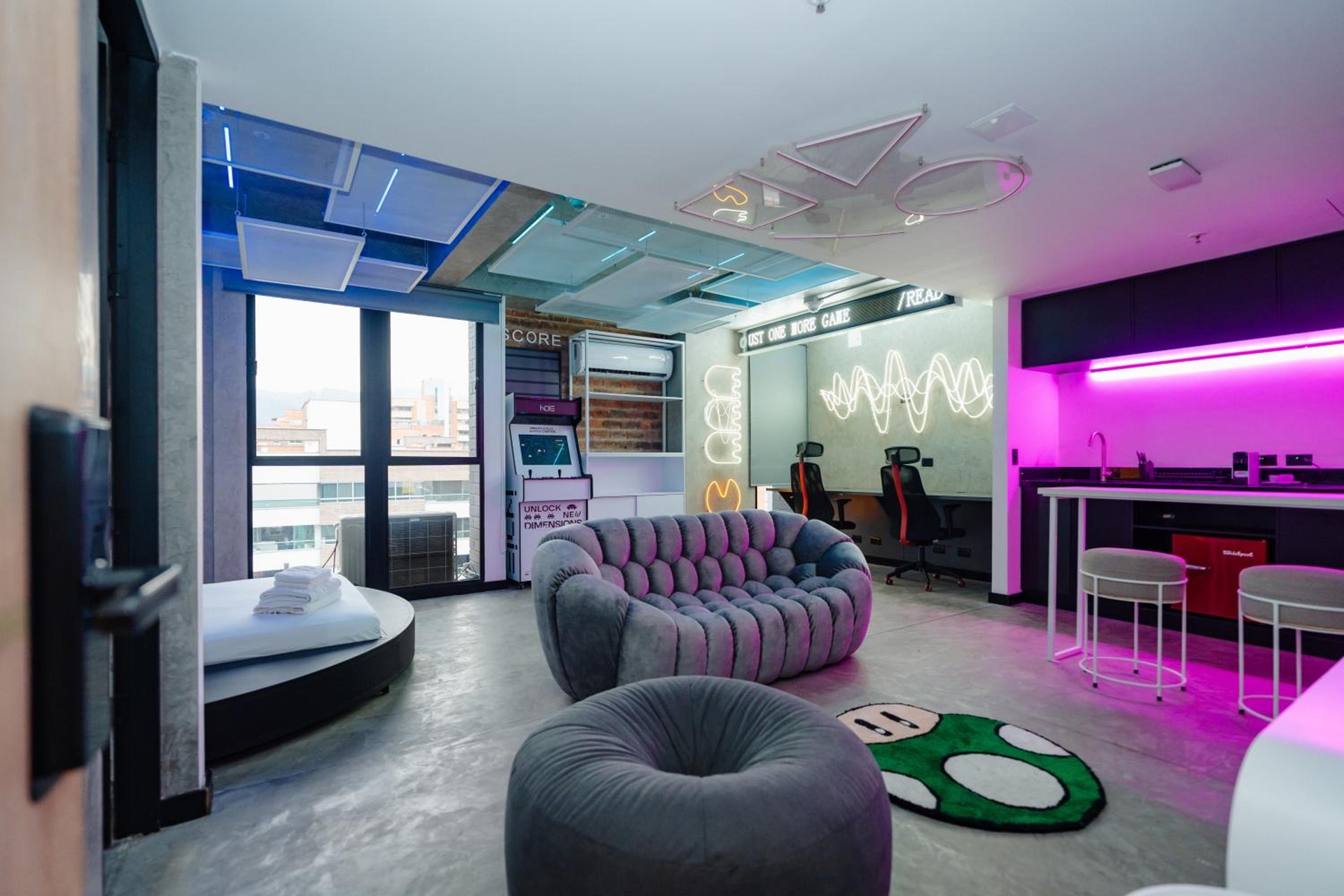 Indie Universe Creative Hotel, Laureles