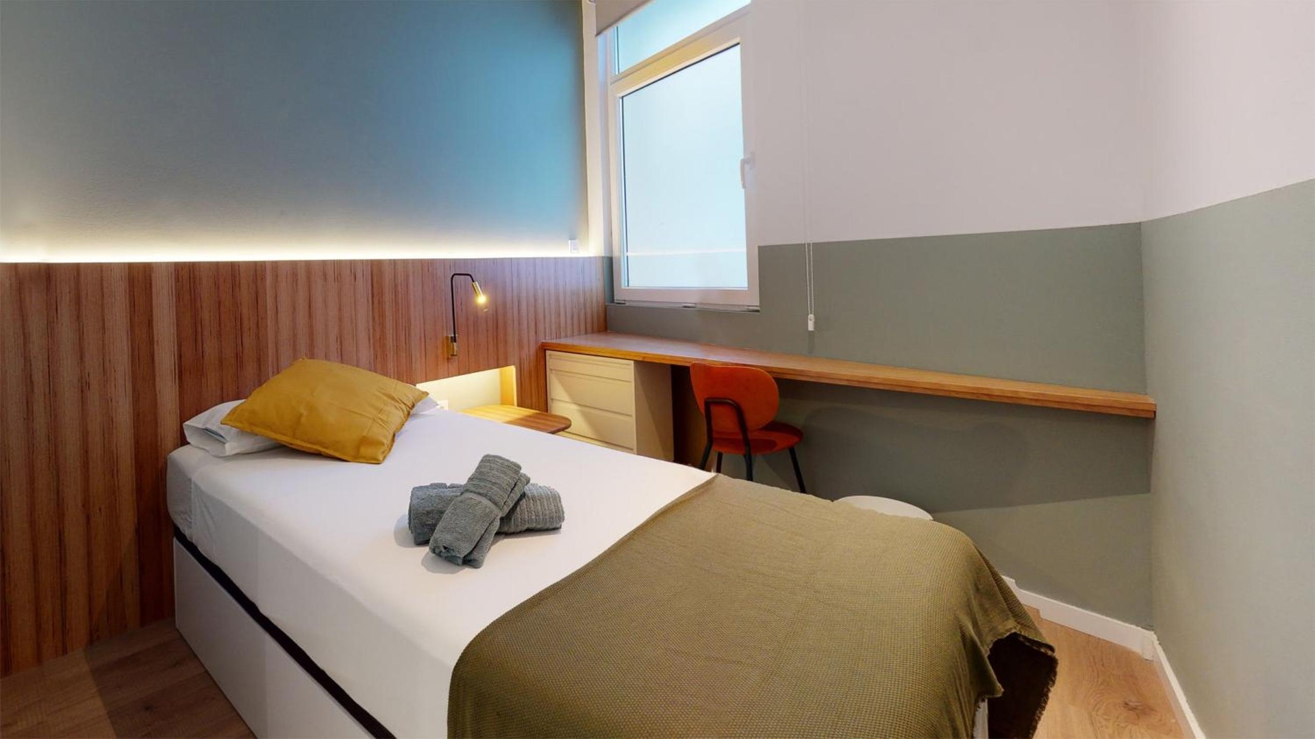 Ola Living Hostal Tetuan, Madrid